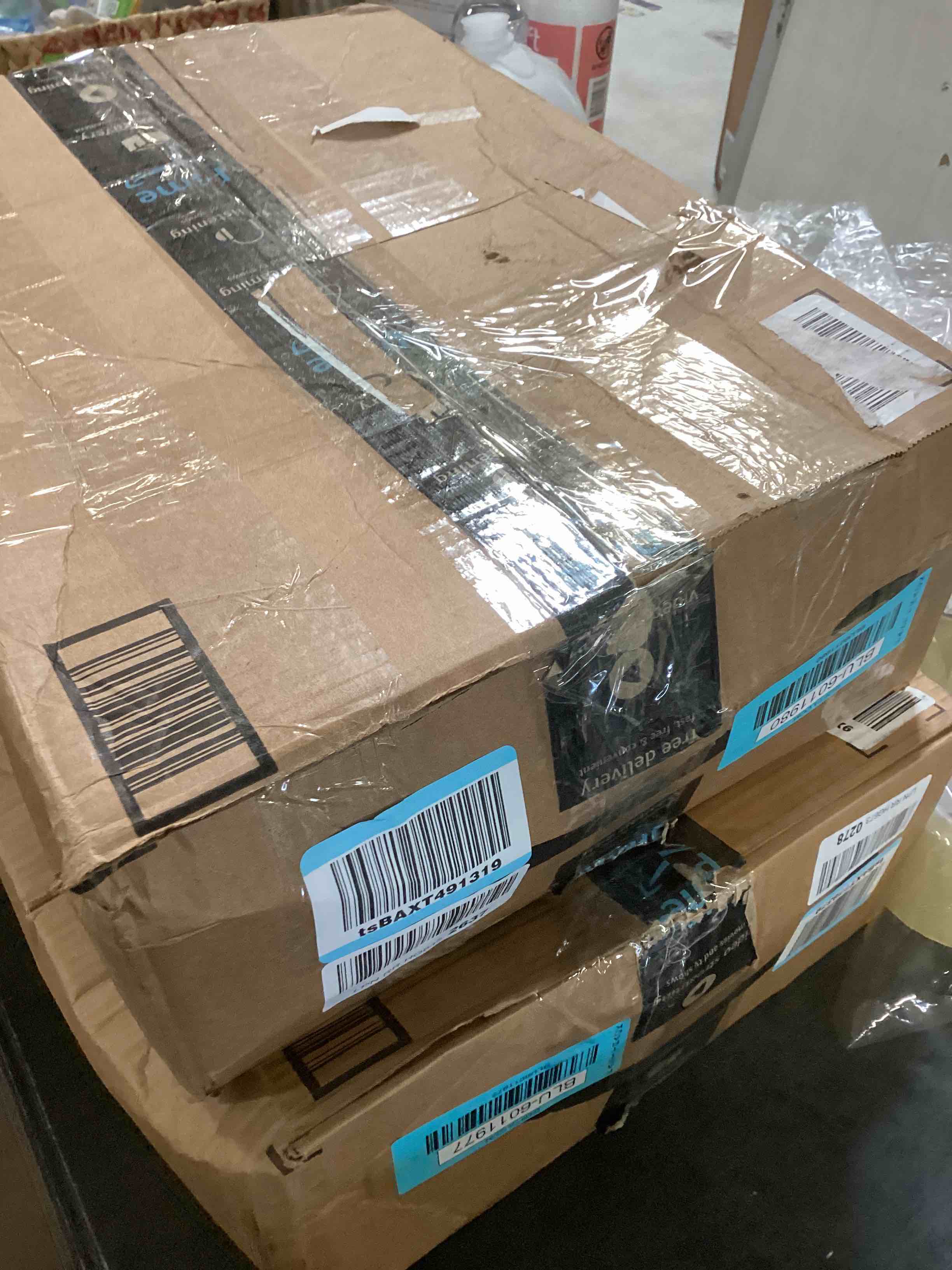 https://s3.amazonaws.com/lotting-images-prod/bidfta/BLU6011980_1708532335717.jpeg