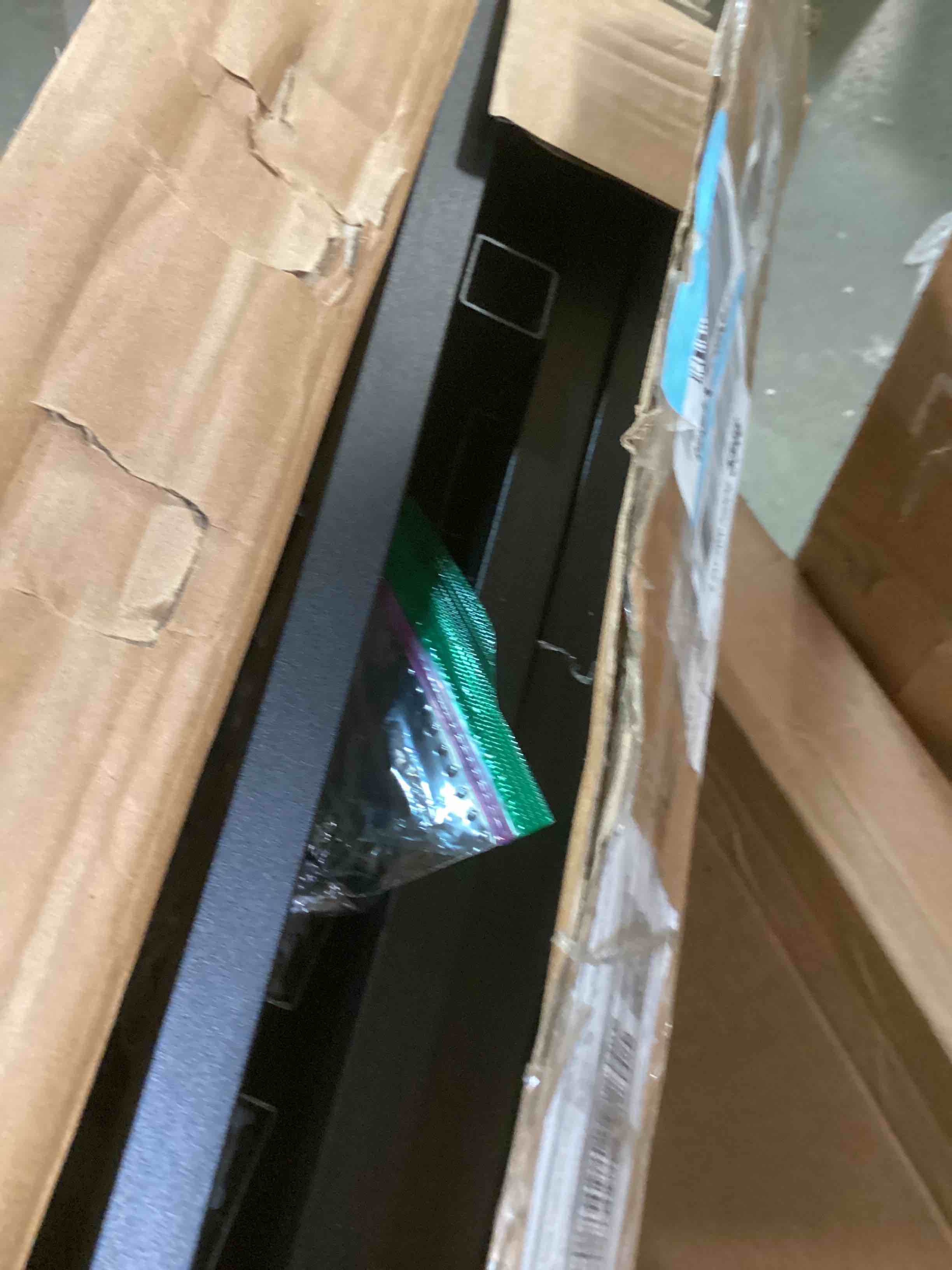 https://s3.amazonaws.com/lotting-images-prod/bidfta/BLU6011982_1708532544010.jpeg