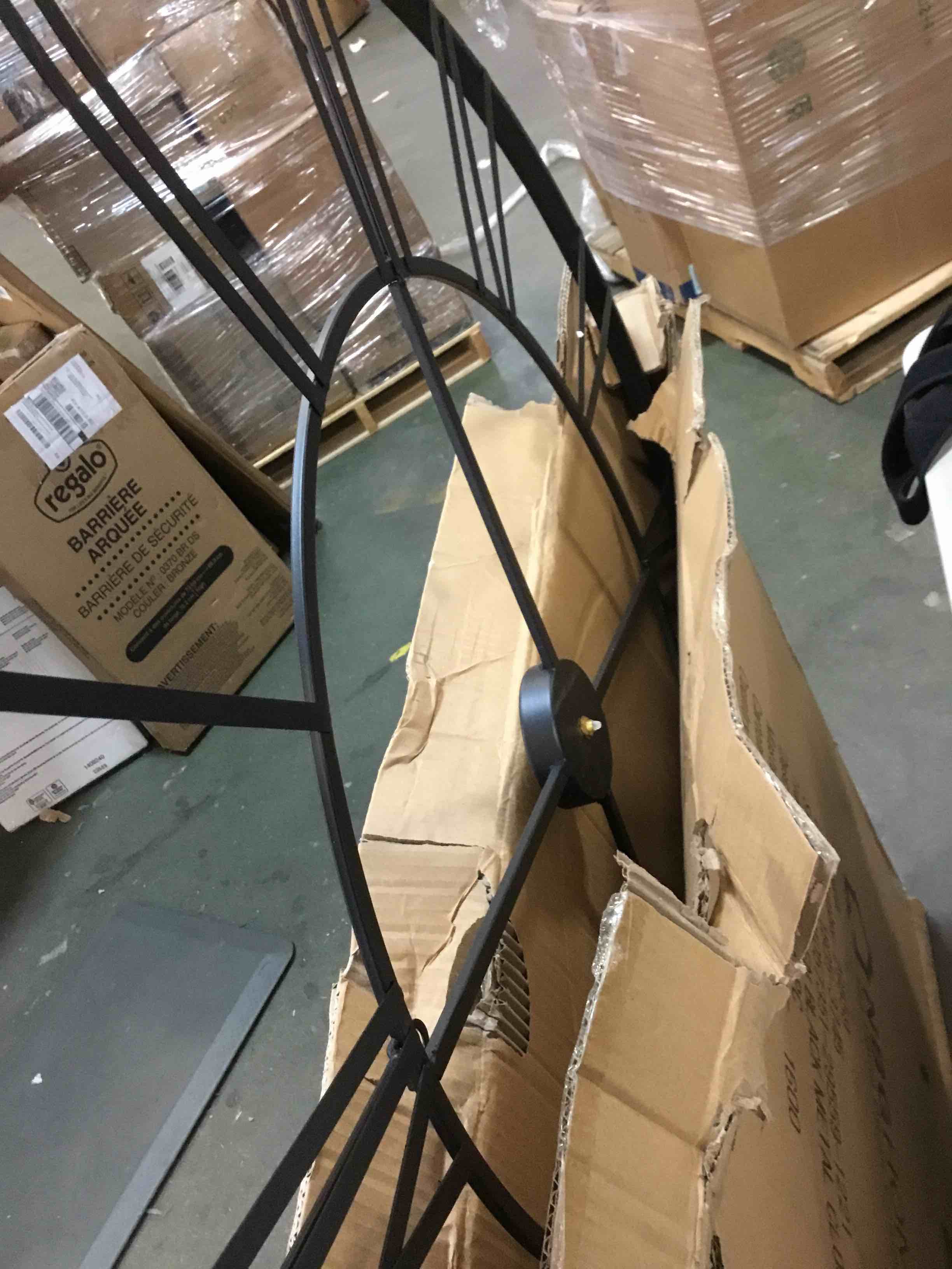 https://s3.amazonaws.com/lotting-images-prod/bidfta/BLU6012383_1708696619556.jpeg