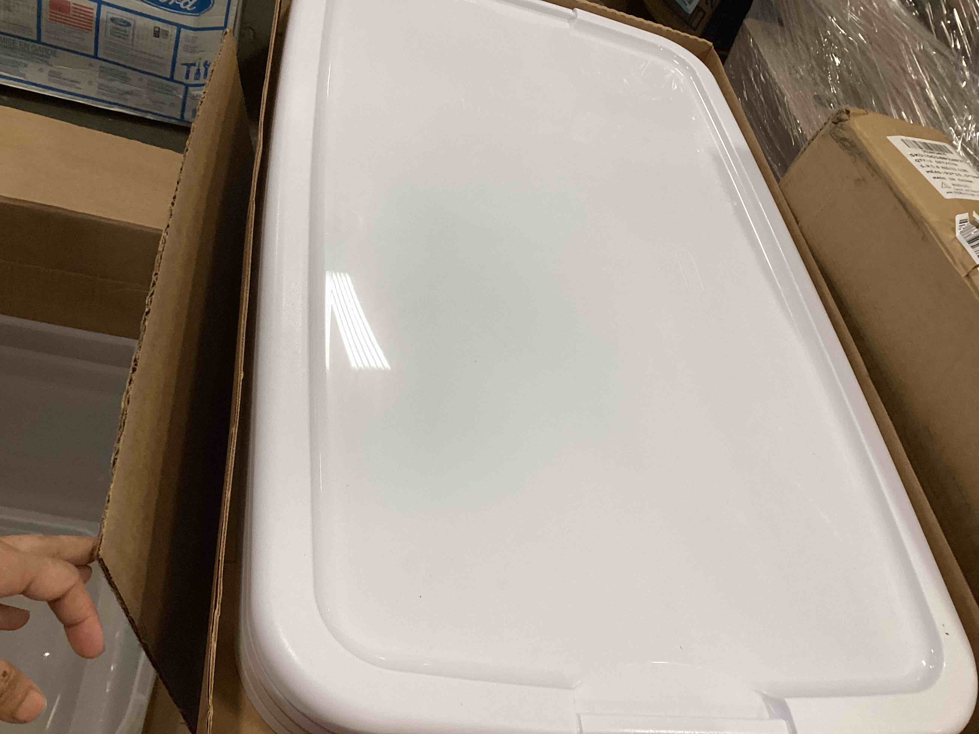 https://s3.amazonaws.com/lotting-images-prod/bidfta/BLU6012543_1708615364399.jpeg