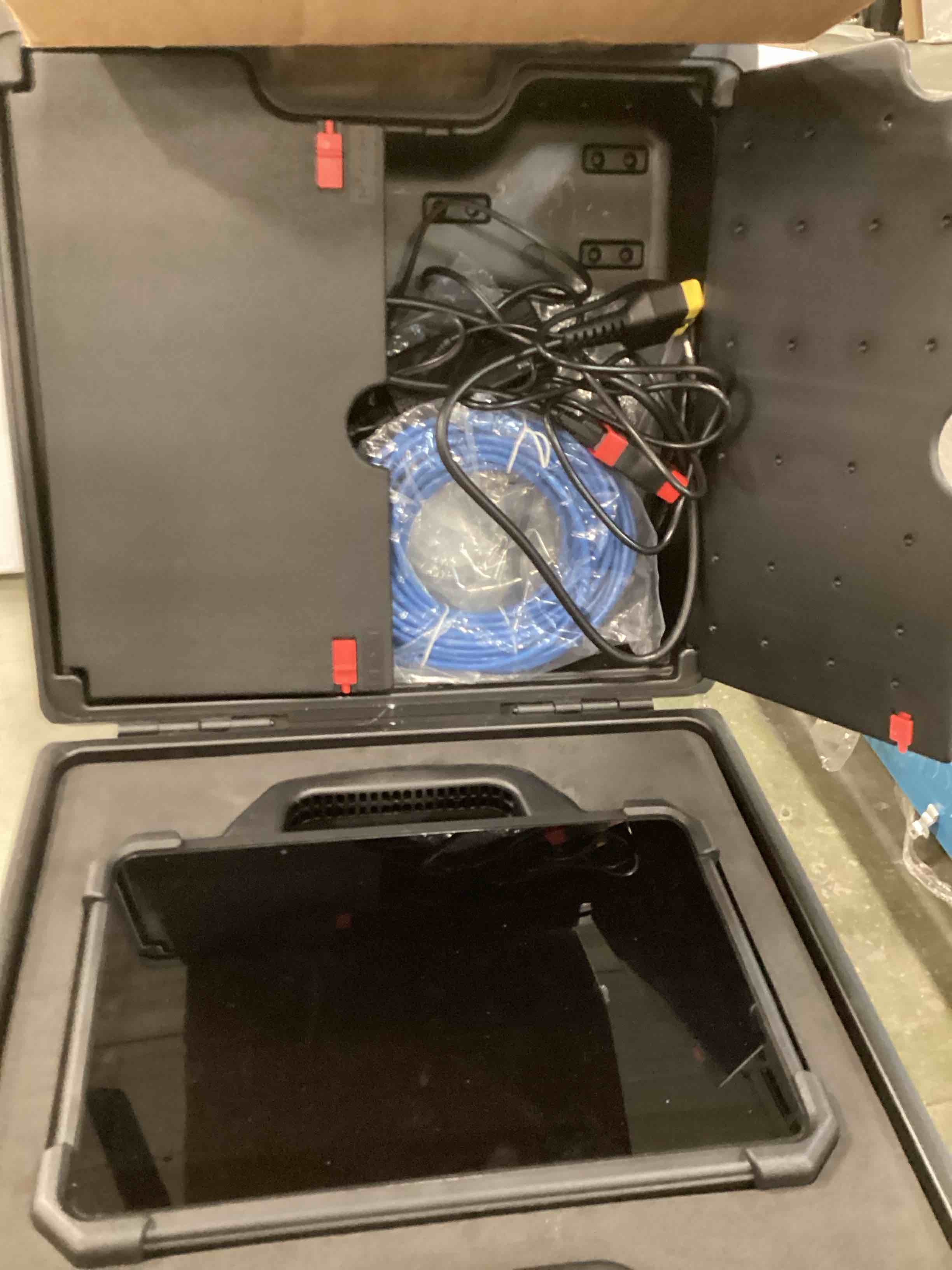 https://s3.amazonaws.com/lotting-images-prod/bidfta/BLU6012651_1708627142600.jpeg