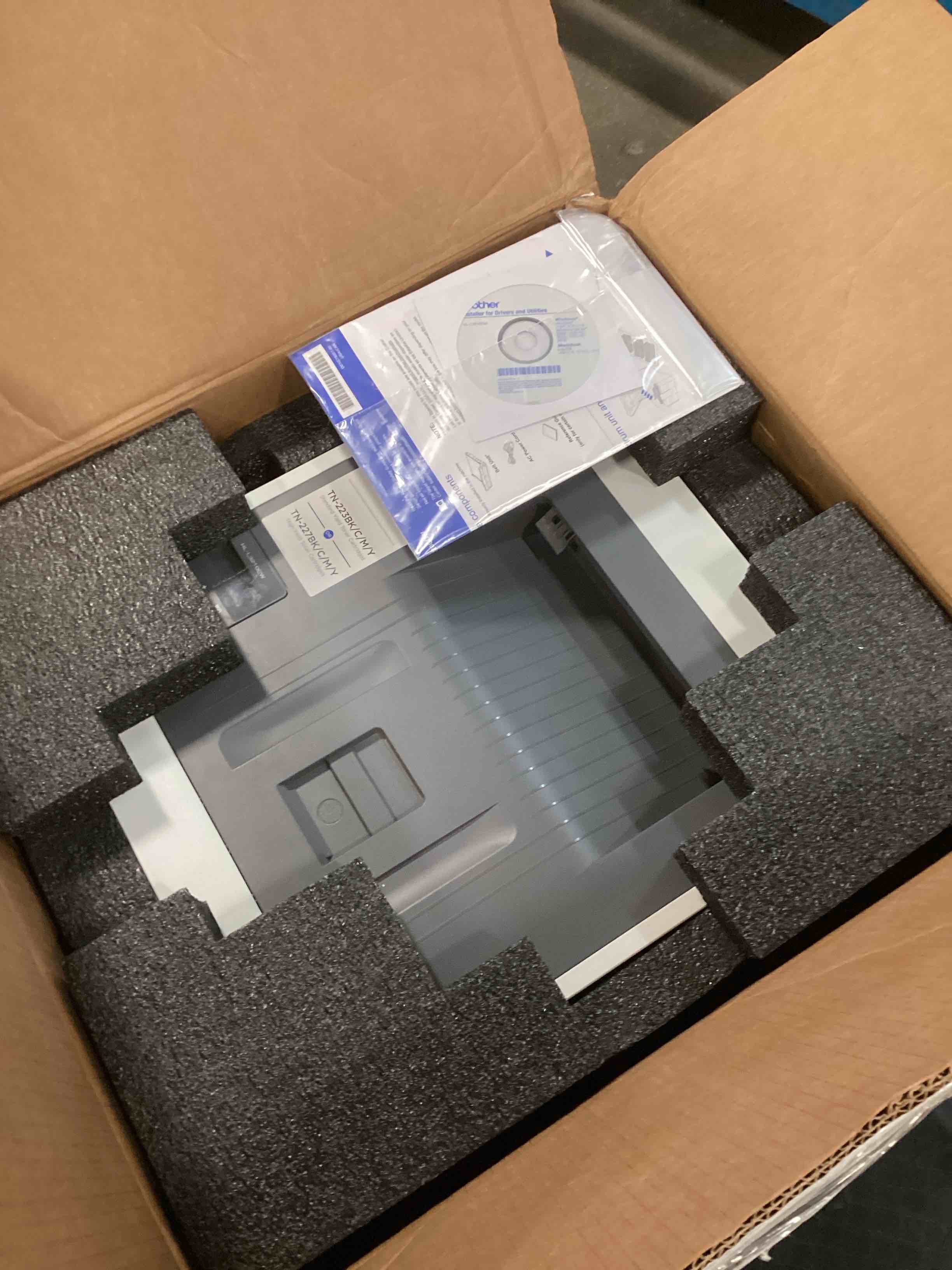 https://s3.amazonaws.com/lotting-images-prod/bidfta/BLU6013120_1708867722232.jpeg