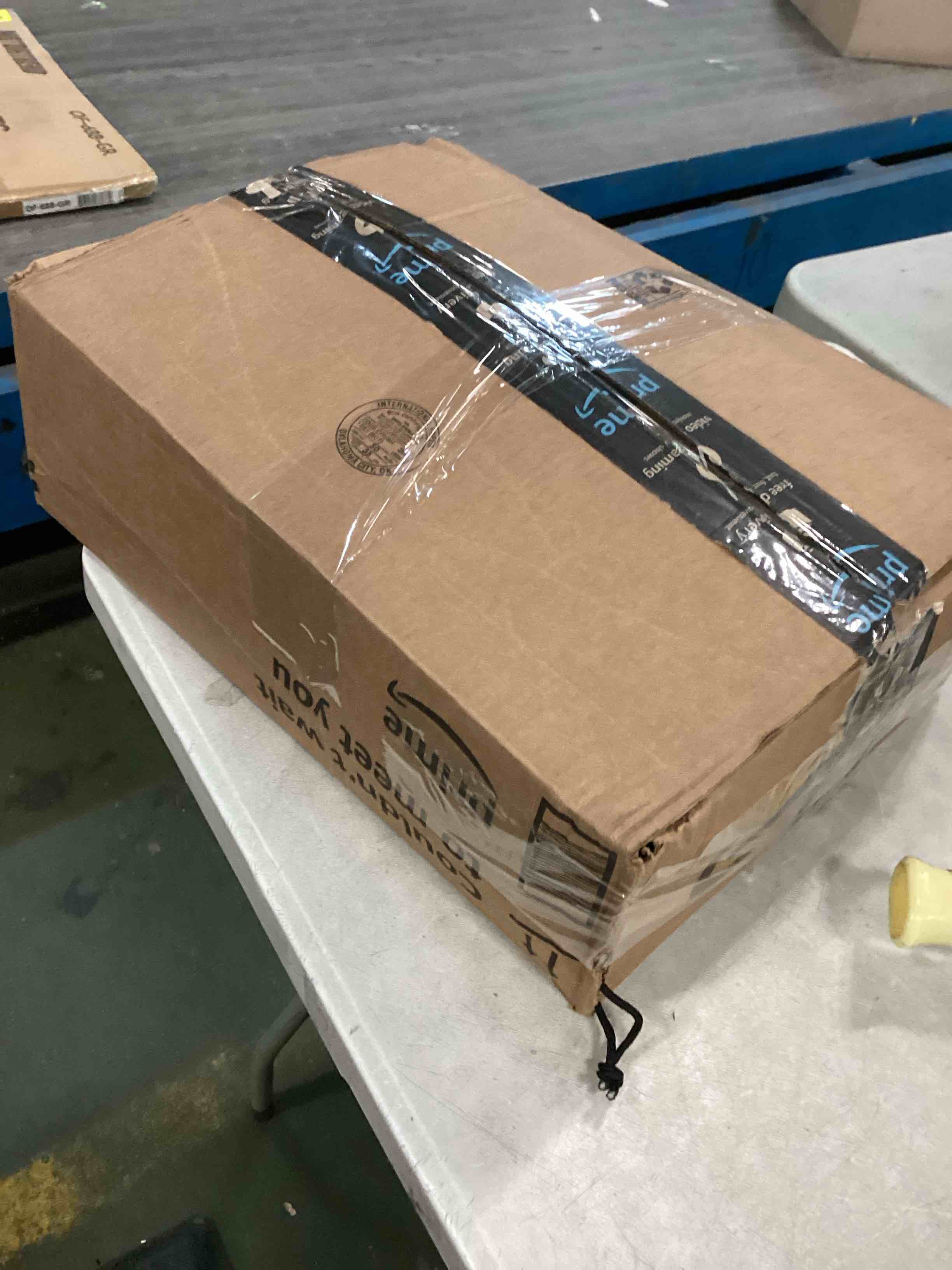 https://s3.amazonaws.com/lotting-images-prod/bidfta/BLU6013378_1708893360733.jpeg