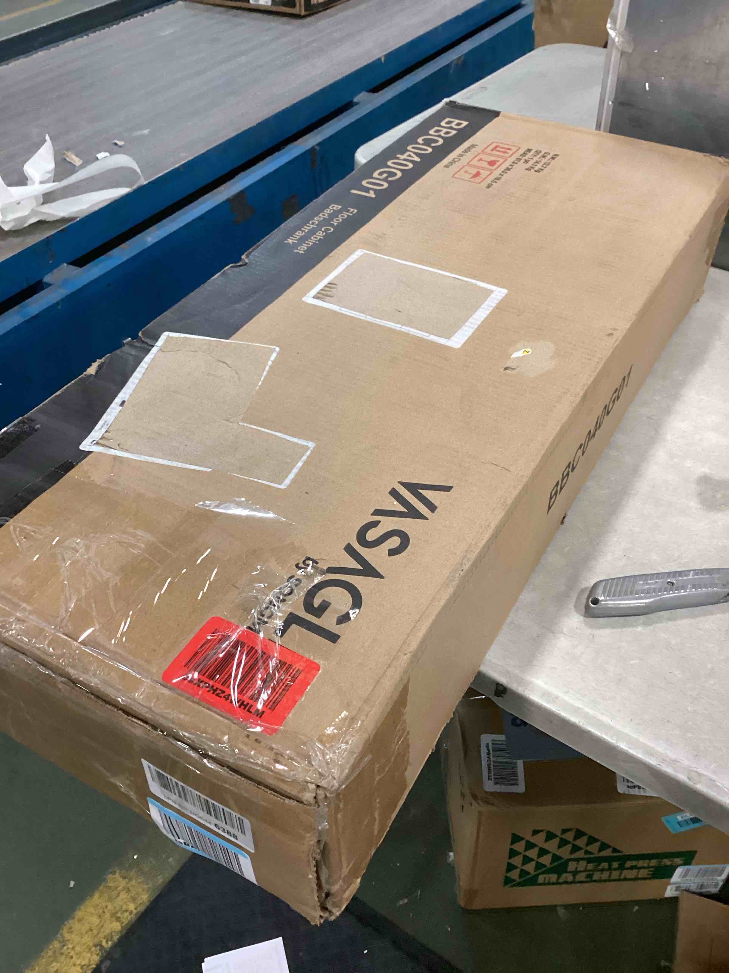 https://s3.amazonaws.com/lotting-images-prod/bidfta/BLU6013387_1708894352335.jpeg