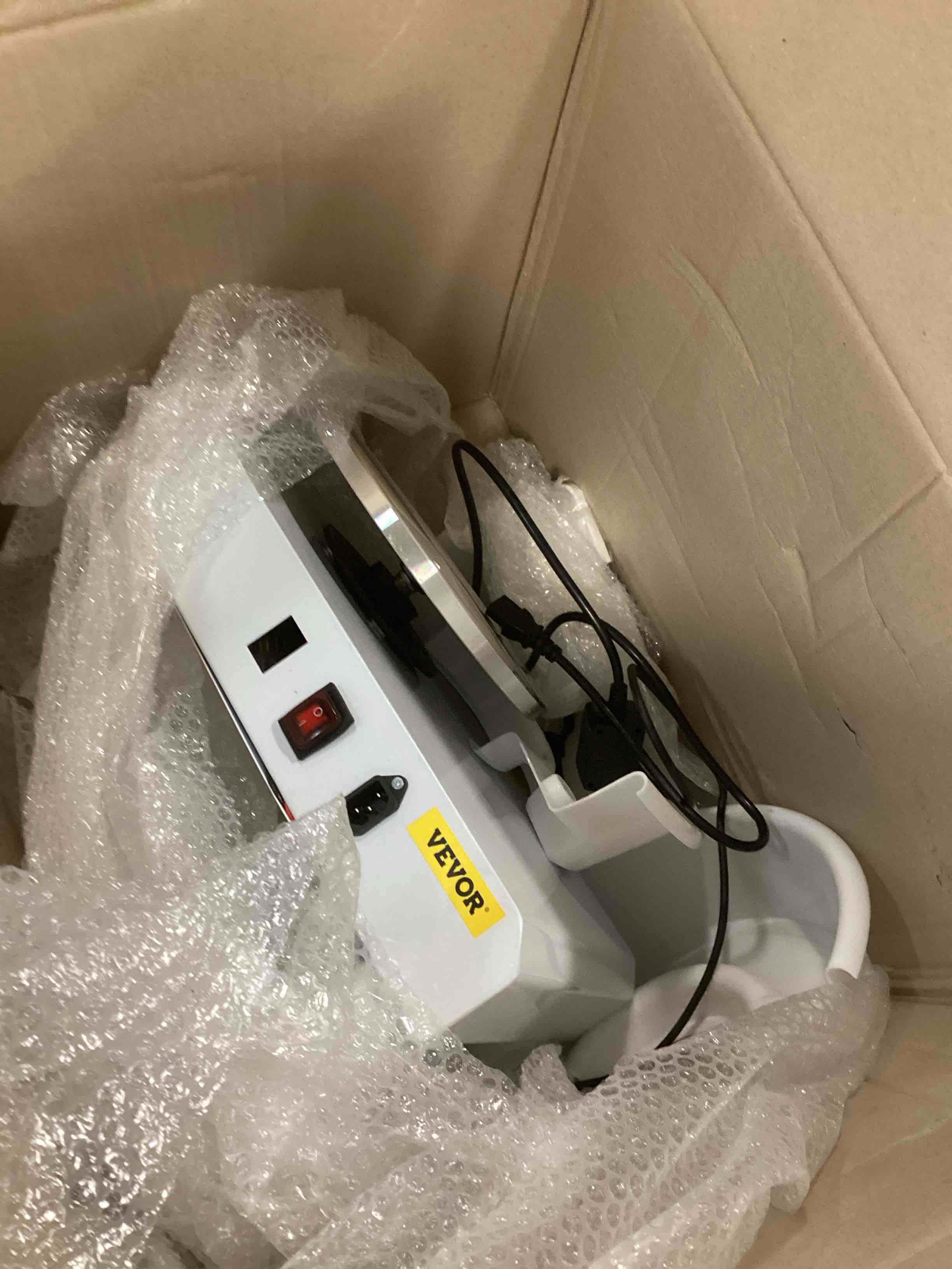 https://s3.amazonaws.com/lotting-images-prod/bidfta/BLU6013590_1708969013740.jpeg