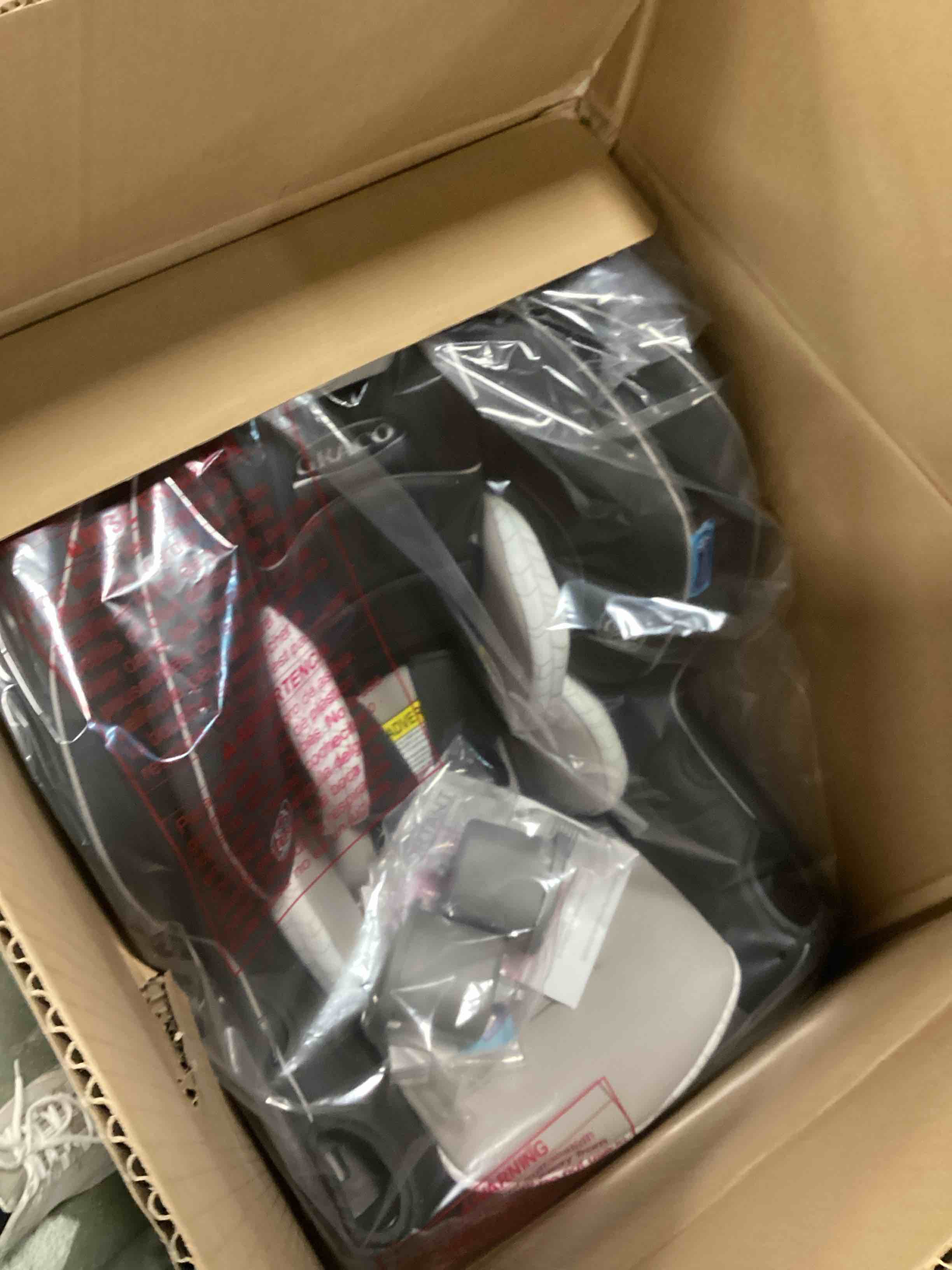 https://s3.amazonaws.com/lotting-images-prod/bidfta/BLU6013776_1709041376362.jpeg