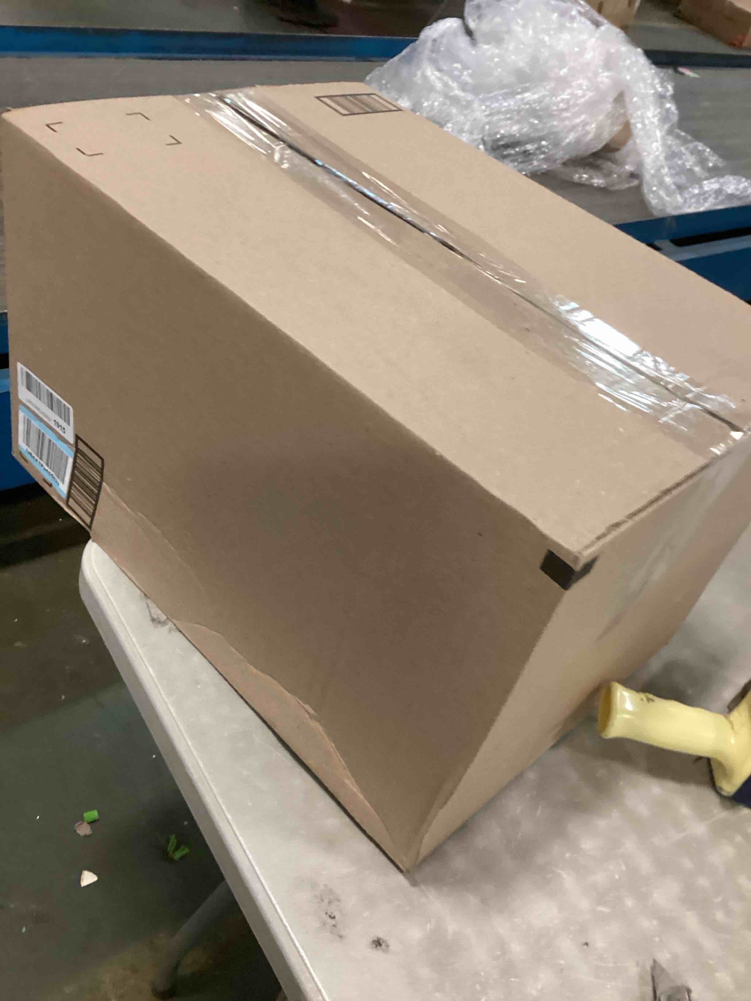 https://s3.amazonaws.com/lotting-images-prod/bidfta/BLU6013791_1709042740171.jpeg