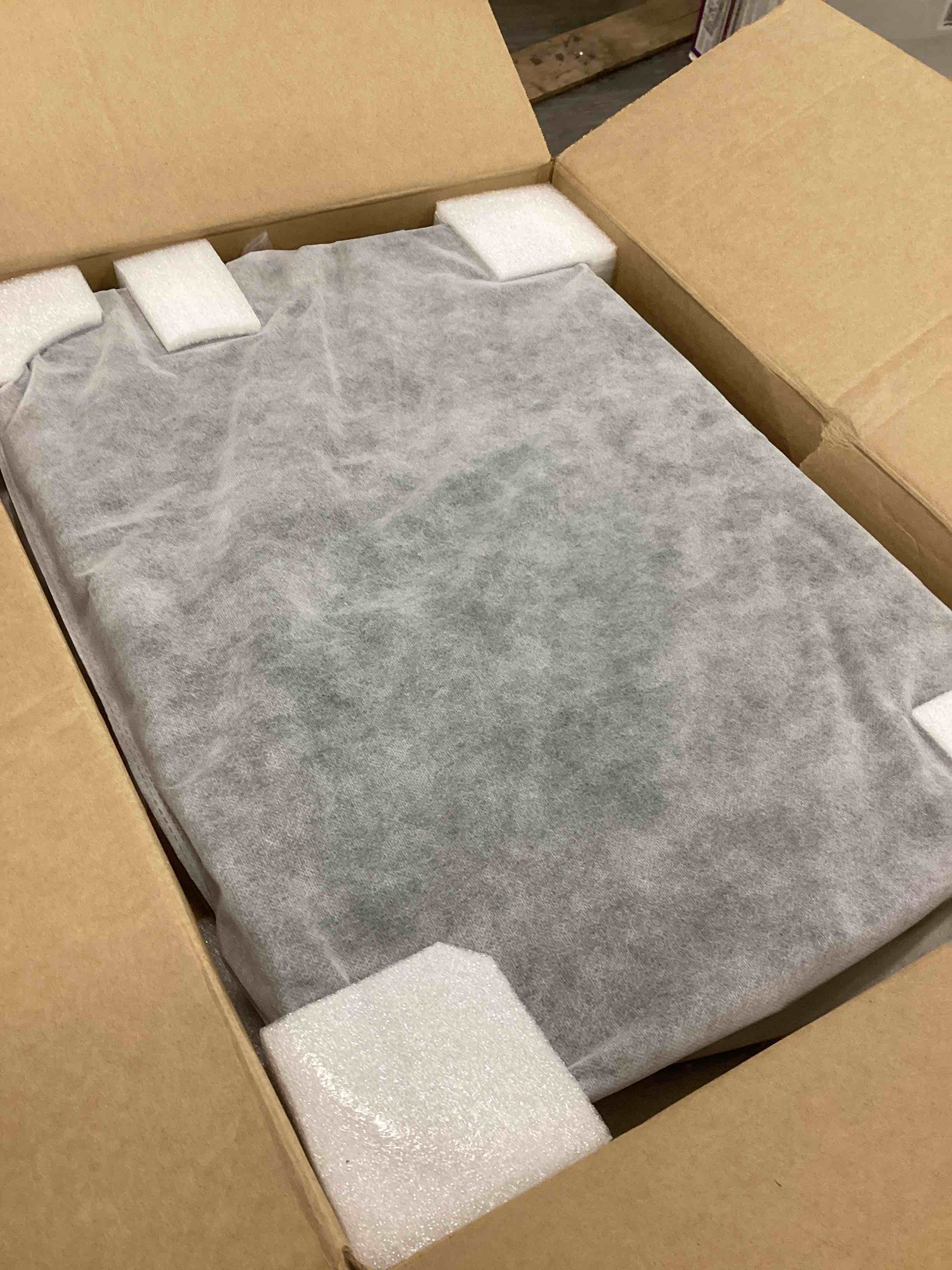 https://s3.amazonaws.com/lotting-images-prod/bidfta/BLU6013817_1709045000298.jpeg
