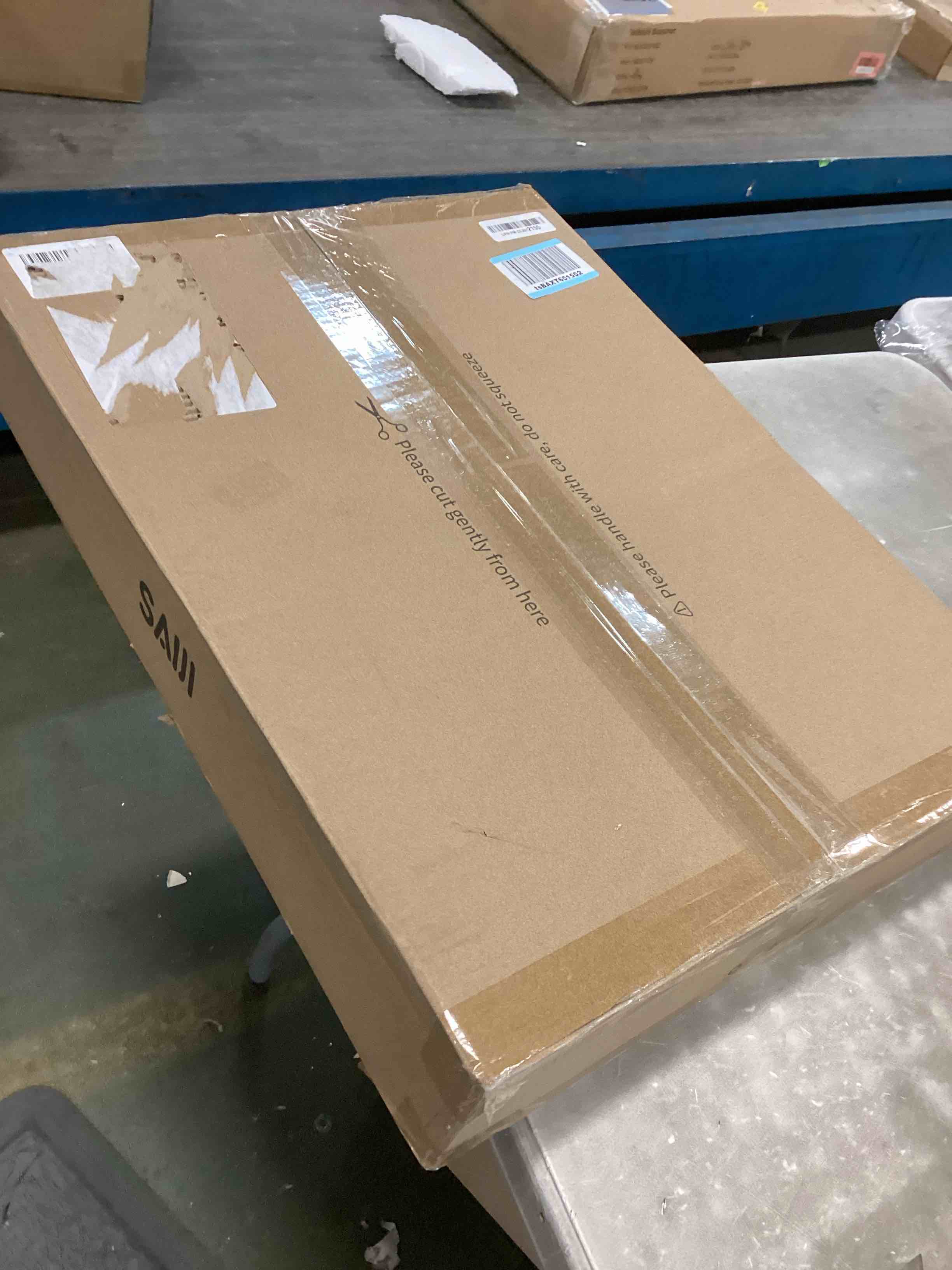 https://s3.amazonaws.com/lotting-images-prod/bidfta/BLU6013817_1709045010904.jpeg