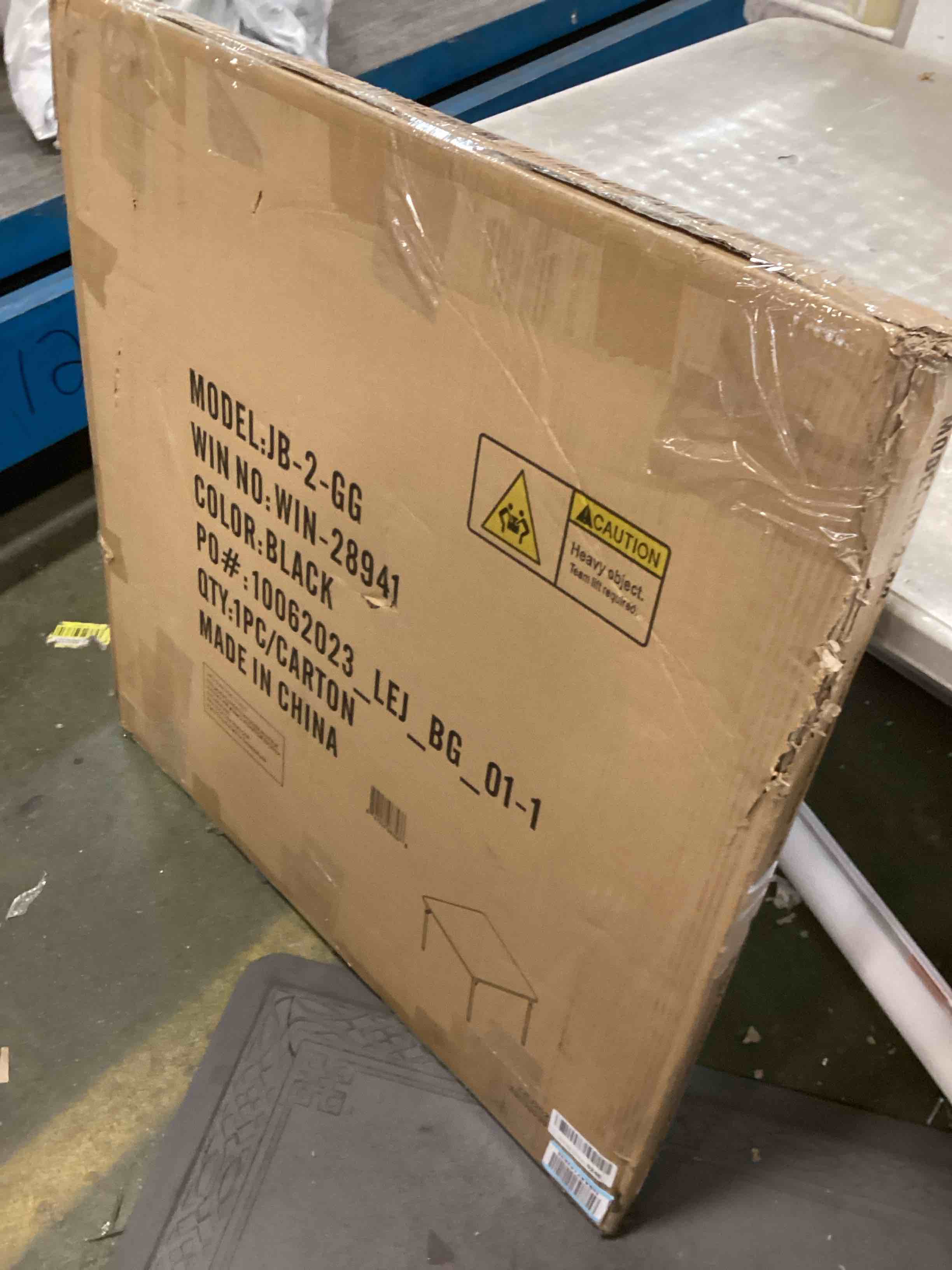 https://s3.amazonaws.com/lotting-images-prod/bidfta/BLU6013901_1709052877560.jpeg