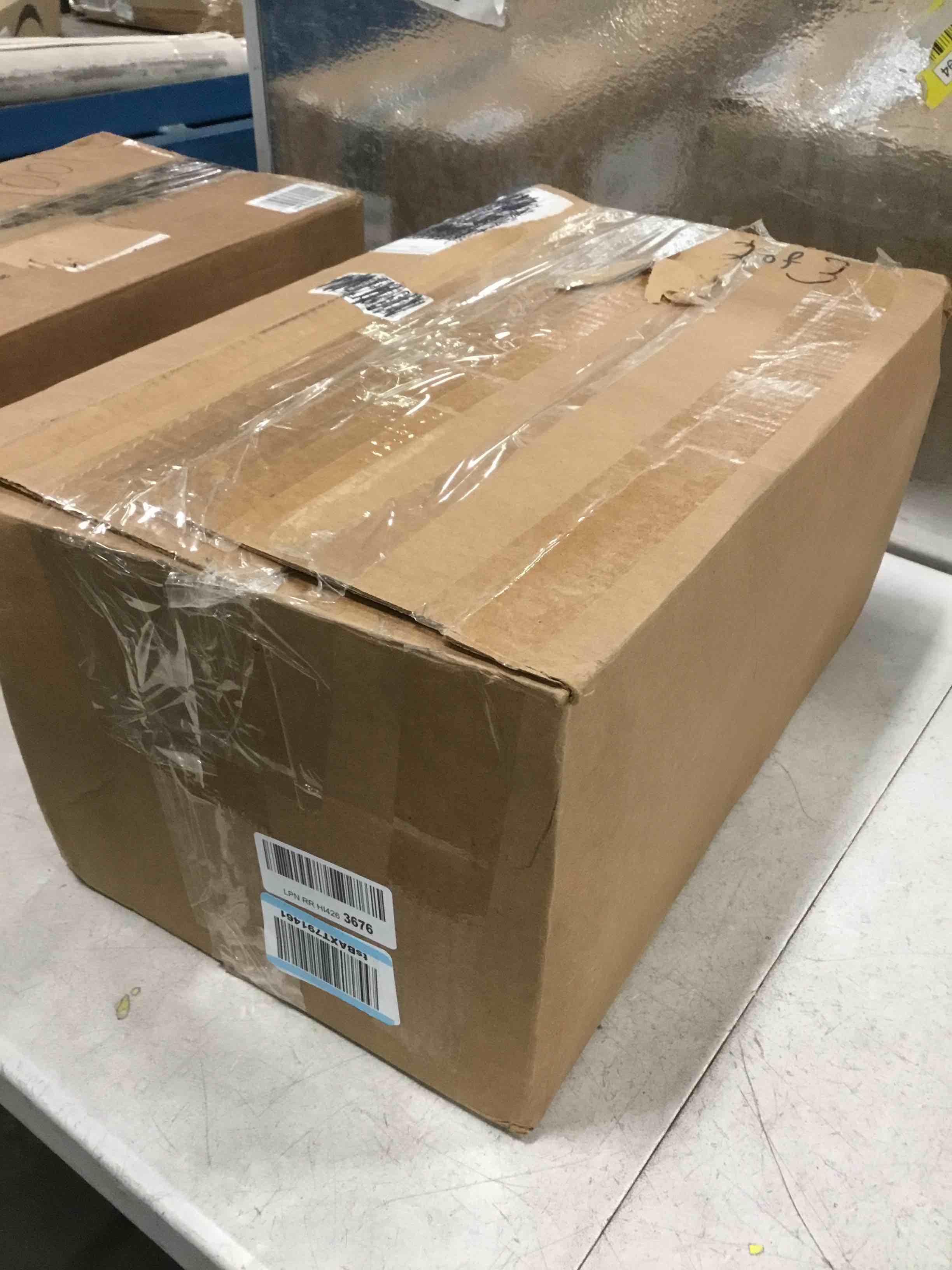 https://s3.amazonaws.com/lotting-images-prod/bidfta/BLU6014105_1708519368002.jpeg