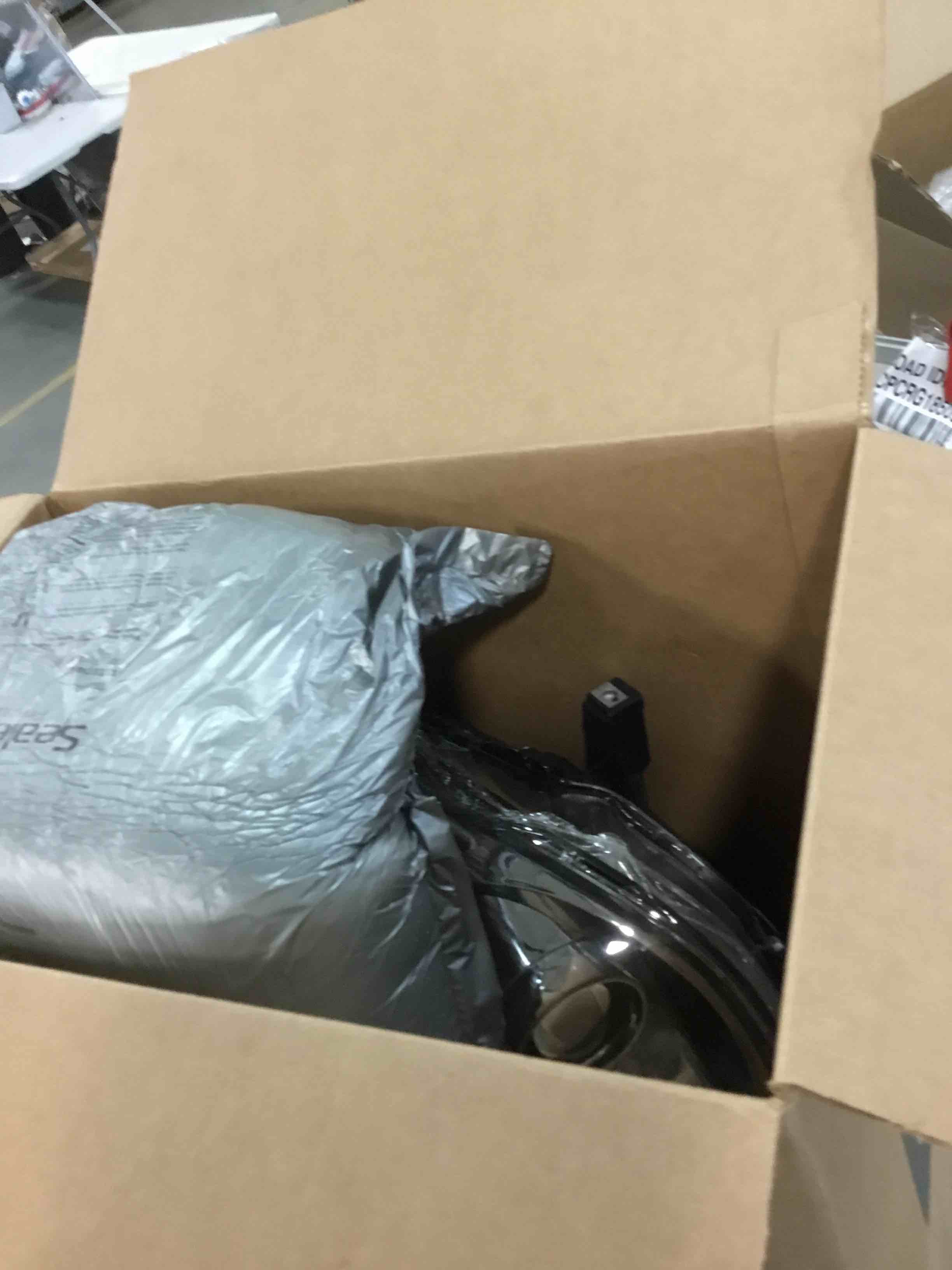 https://s3.amazonaws.com/lotting-images-prod/bidfta/BLU6015048_1708872282454.jpeg