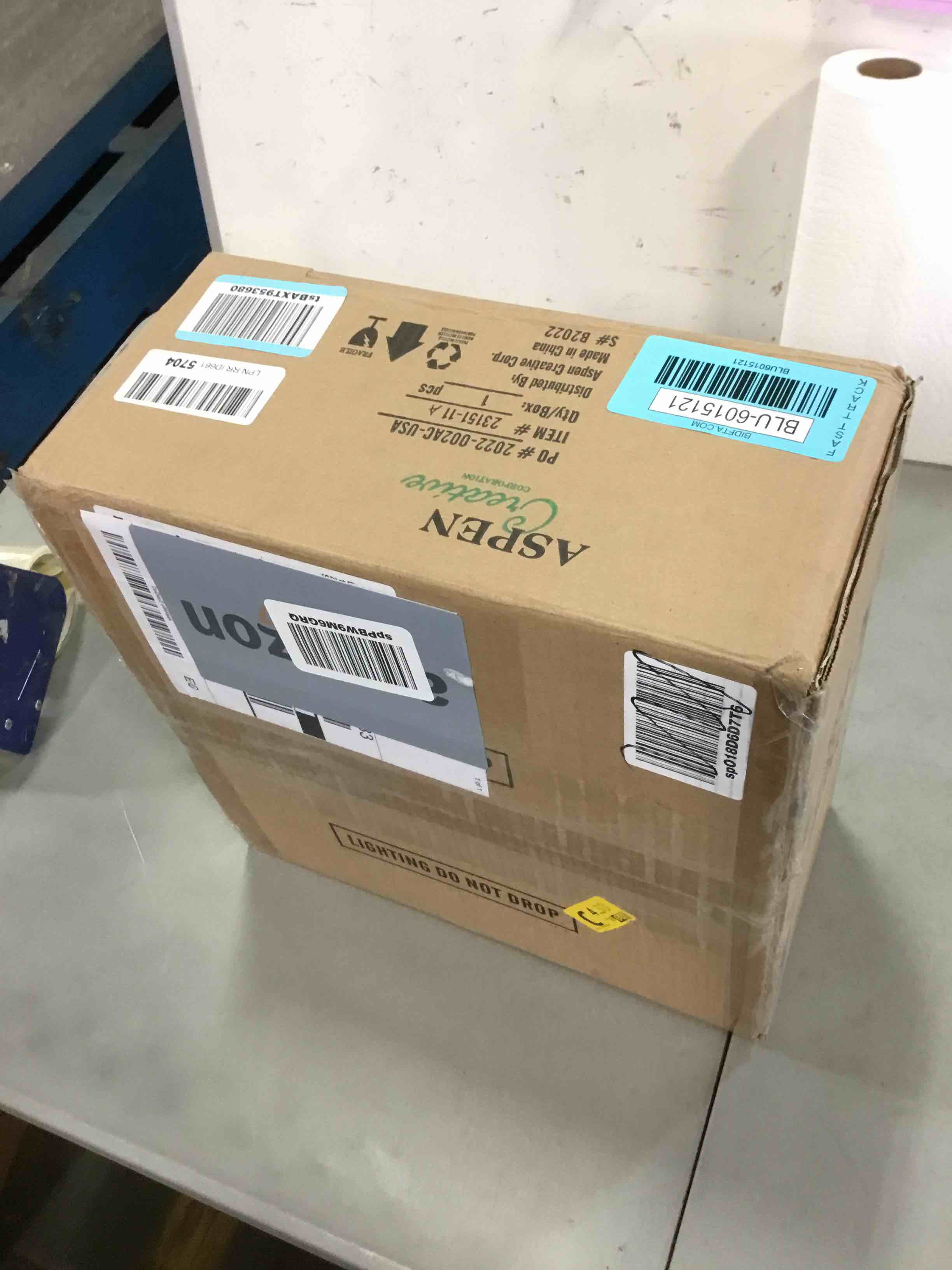 https://s3.amazonaws.com/lotting-images-prod/bidfta/BLU6015121_1708881234642.jpeg