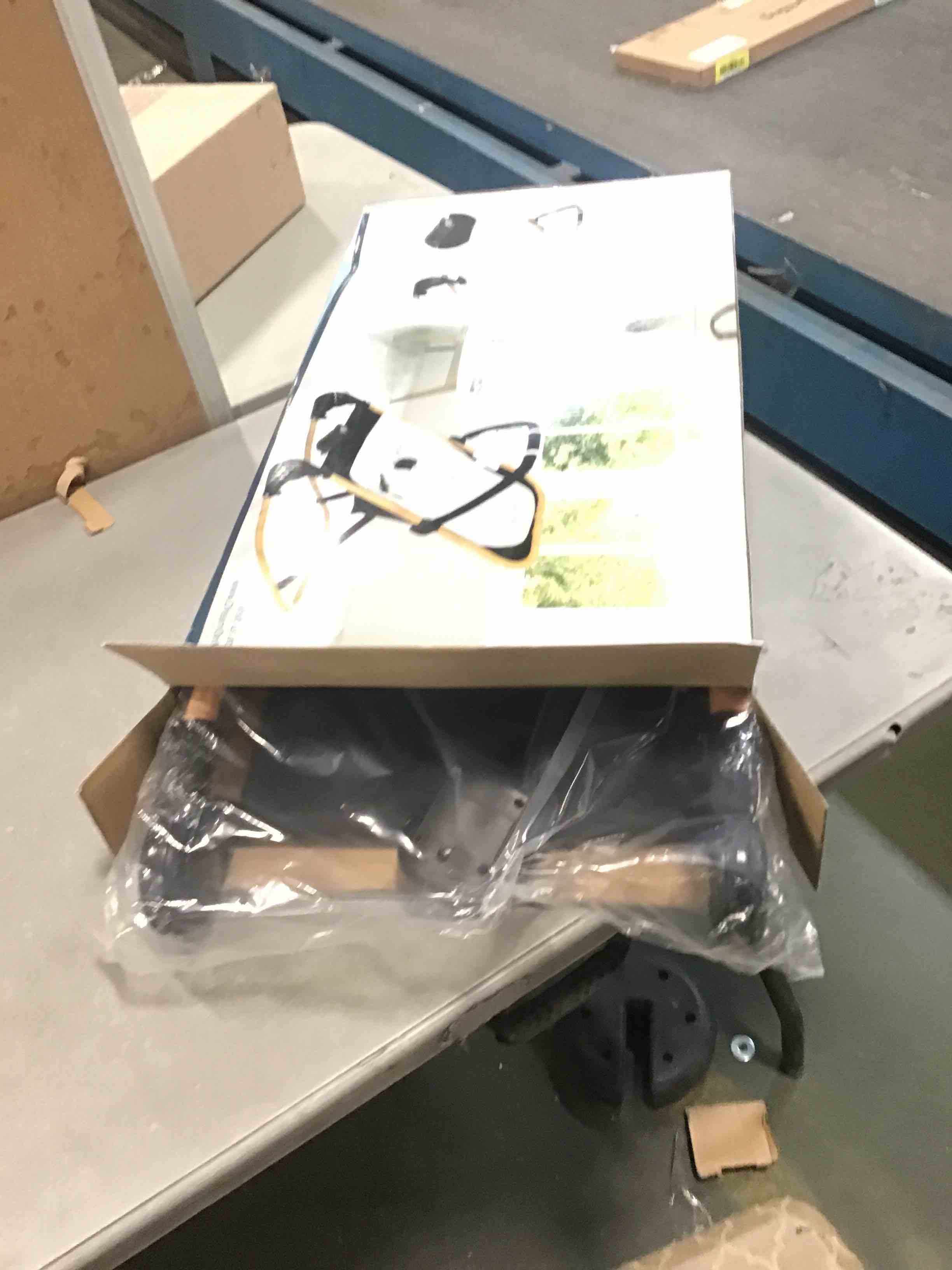 https://s3.amazonaws.com/lotting-images-prod/bidfta/BLU6015252_1709474083566.jpeg