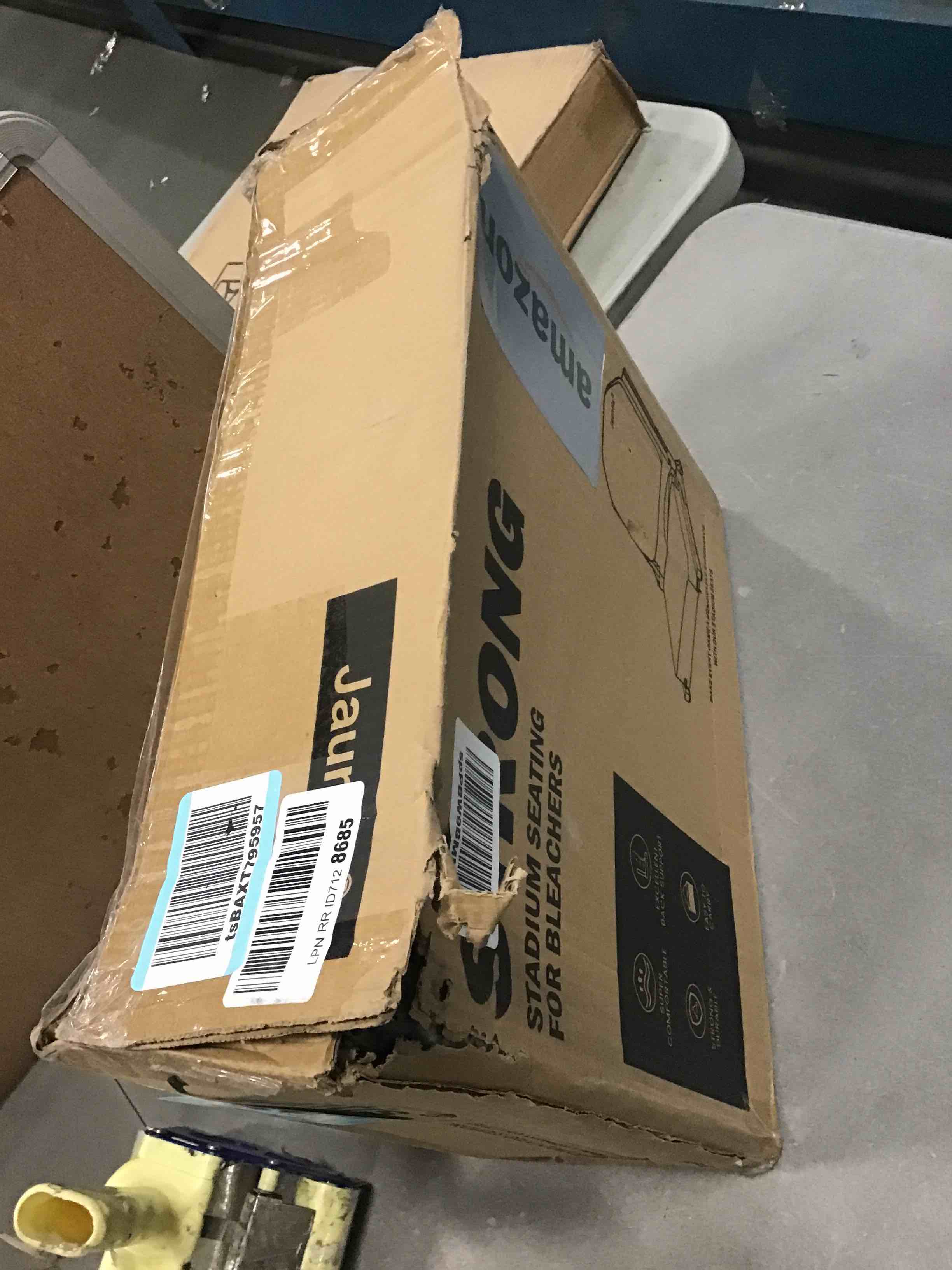 https://s3.amazonaws.com/lotting-images-prod/bidfta/BLU6015256_1709474297641.jpeg