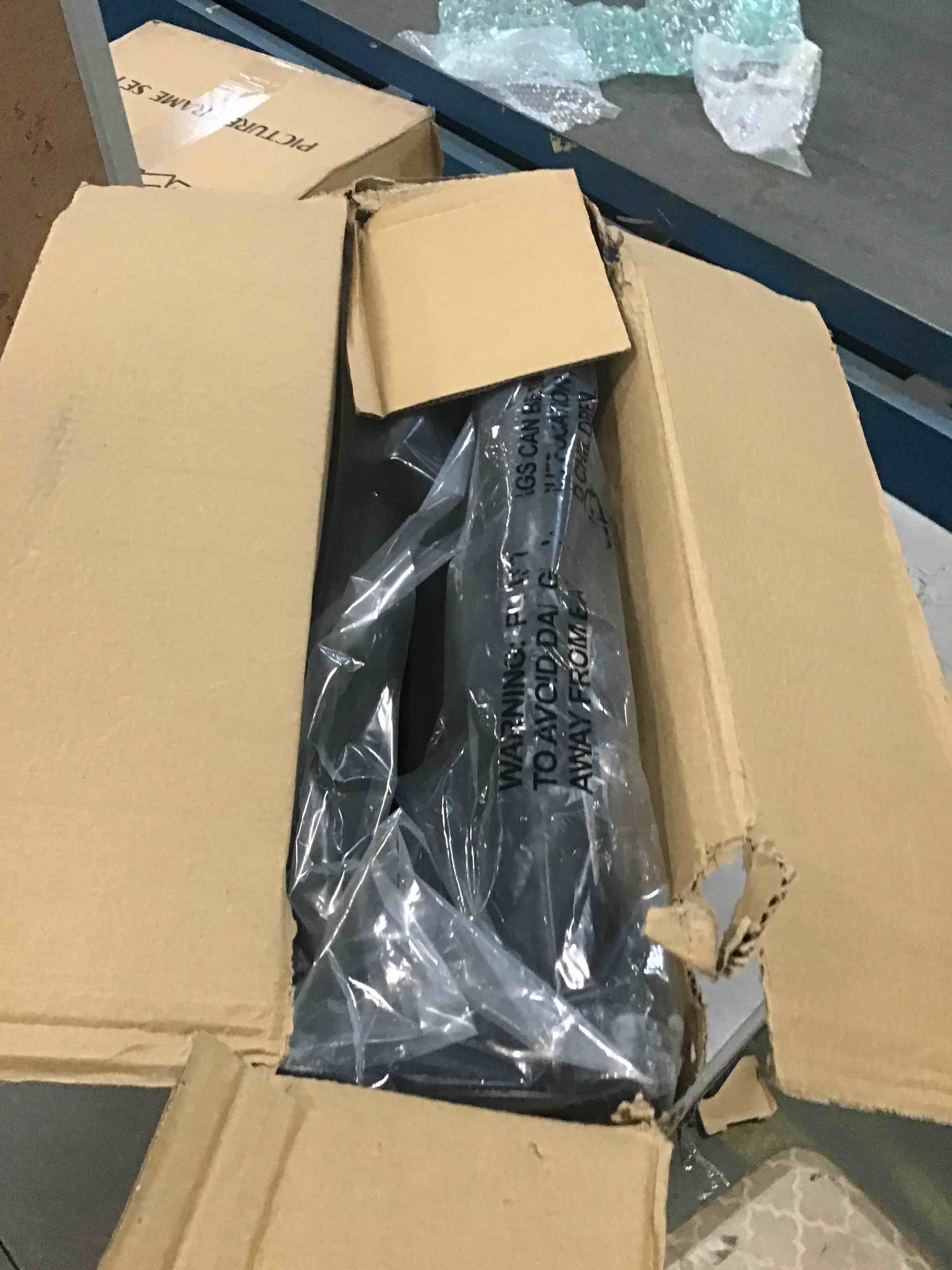 https://s3.amazonaws.com/lotting-images-prod/bidfta/BLU6015256_1709474311197.jpeg