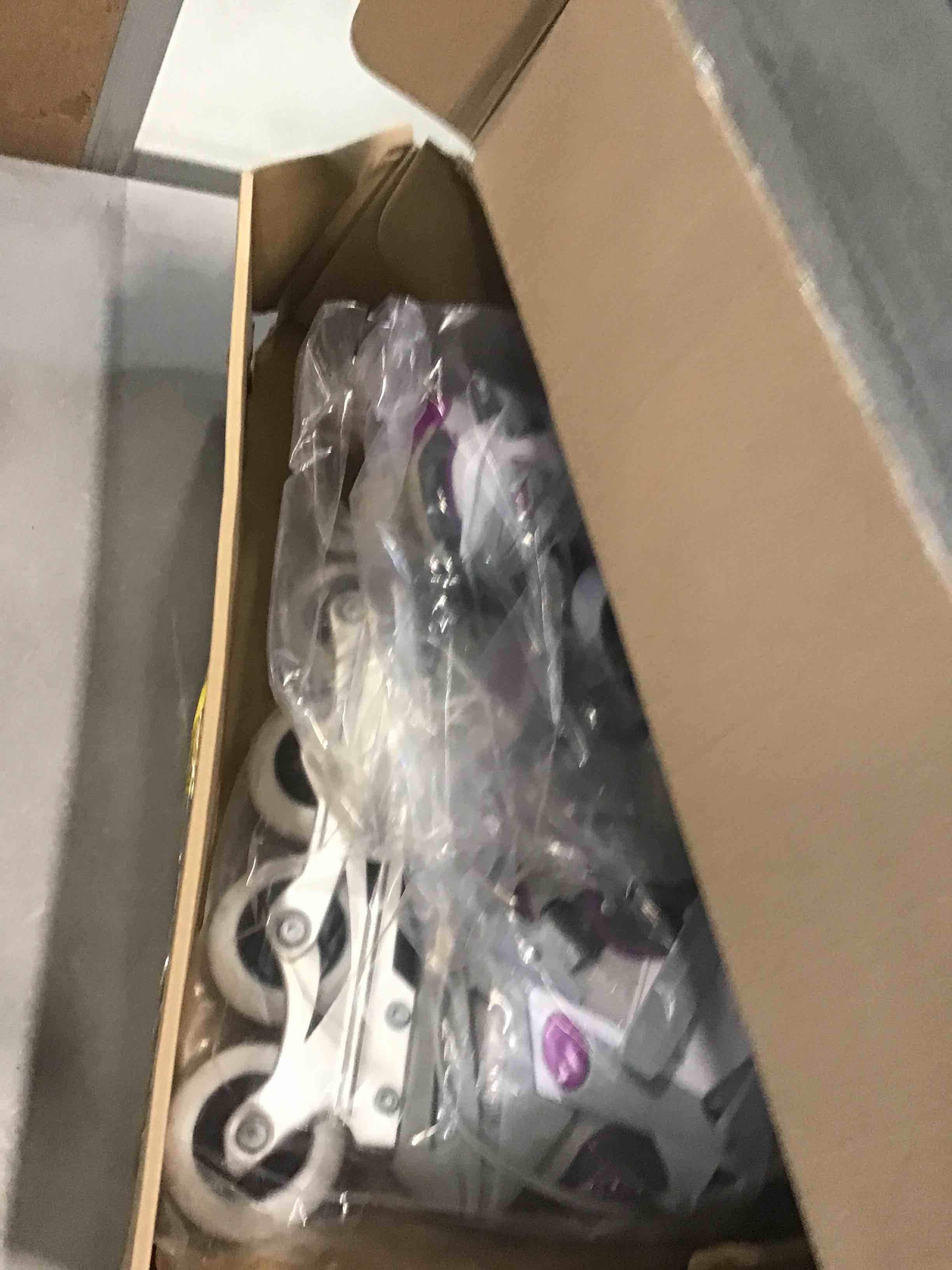 https://s3.amazonaws.com/lotting-images-prod/bidfta/BLU6015295_1709477851161.jpeg