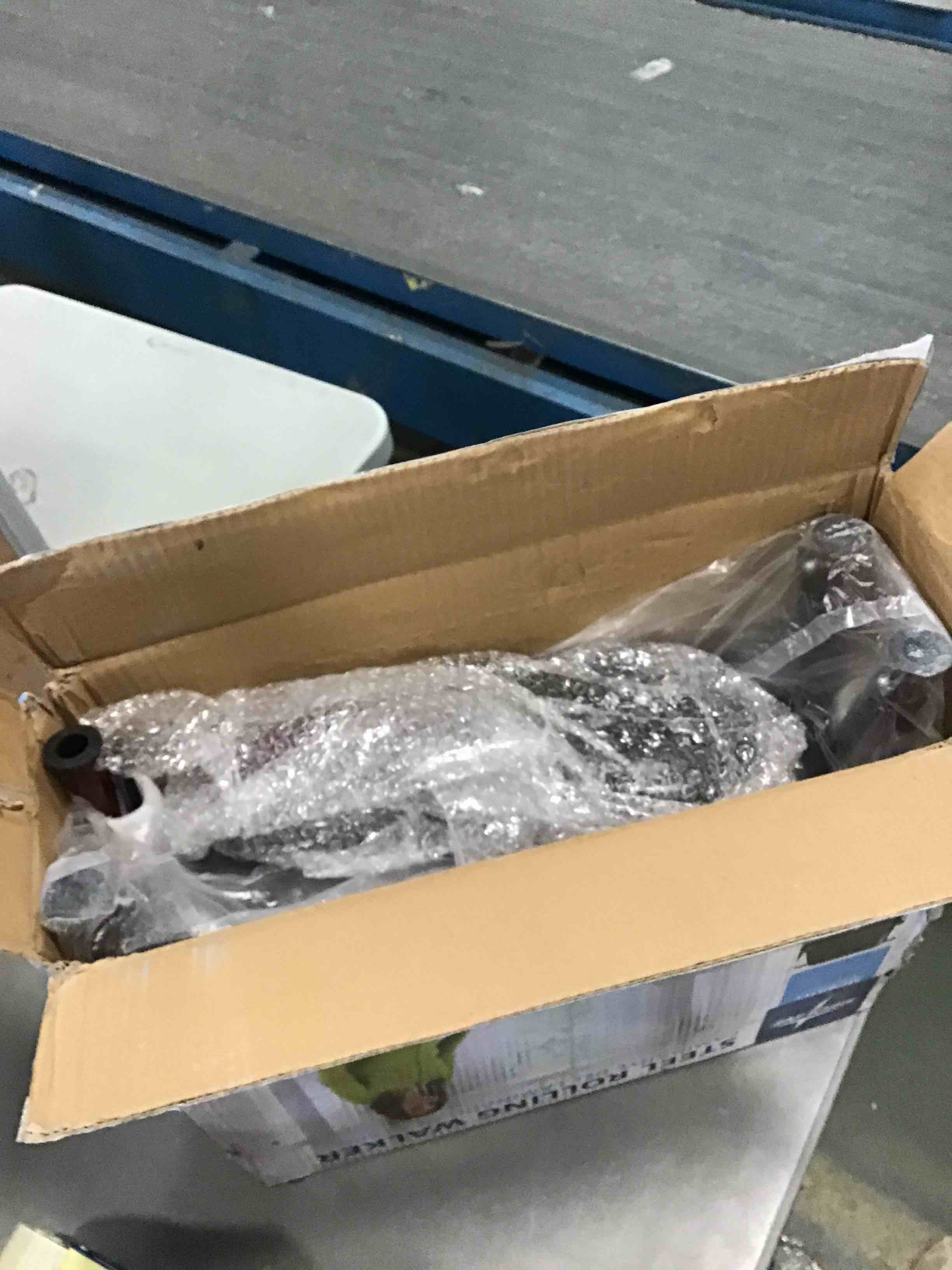 https://s3.amazonaws.com/lotting-images-prod/bidfta/BLU6015324_1709481437835.jpeg