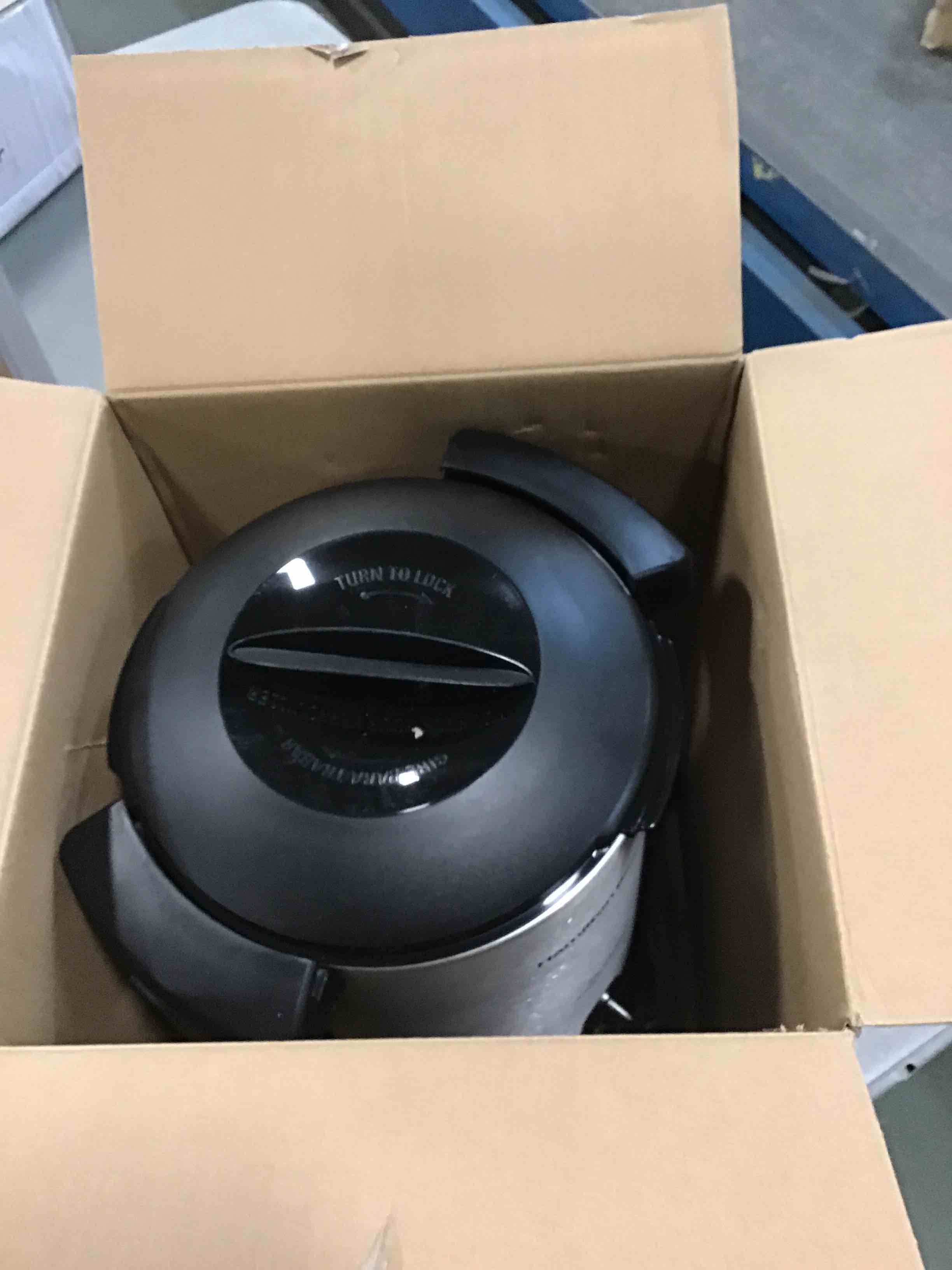 https://s3.amazonaws.com/lotting-images-prod/bidfta/BLU6015352_1709484073113.jpeg