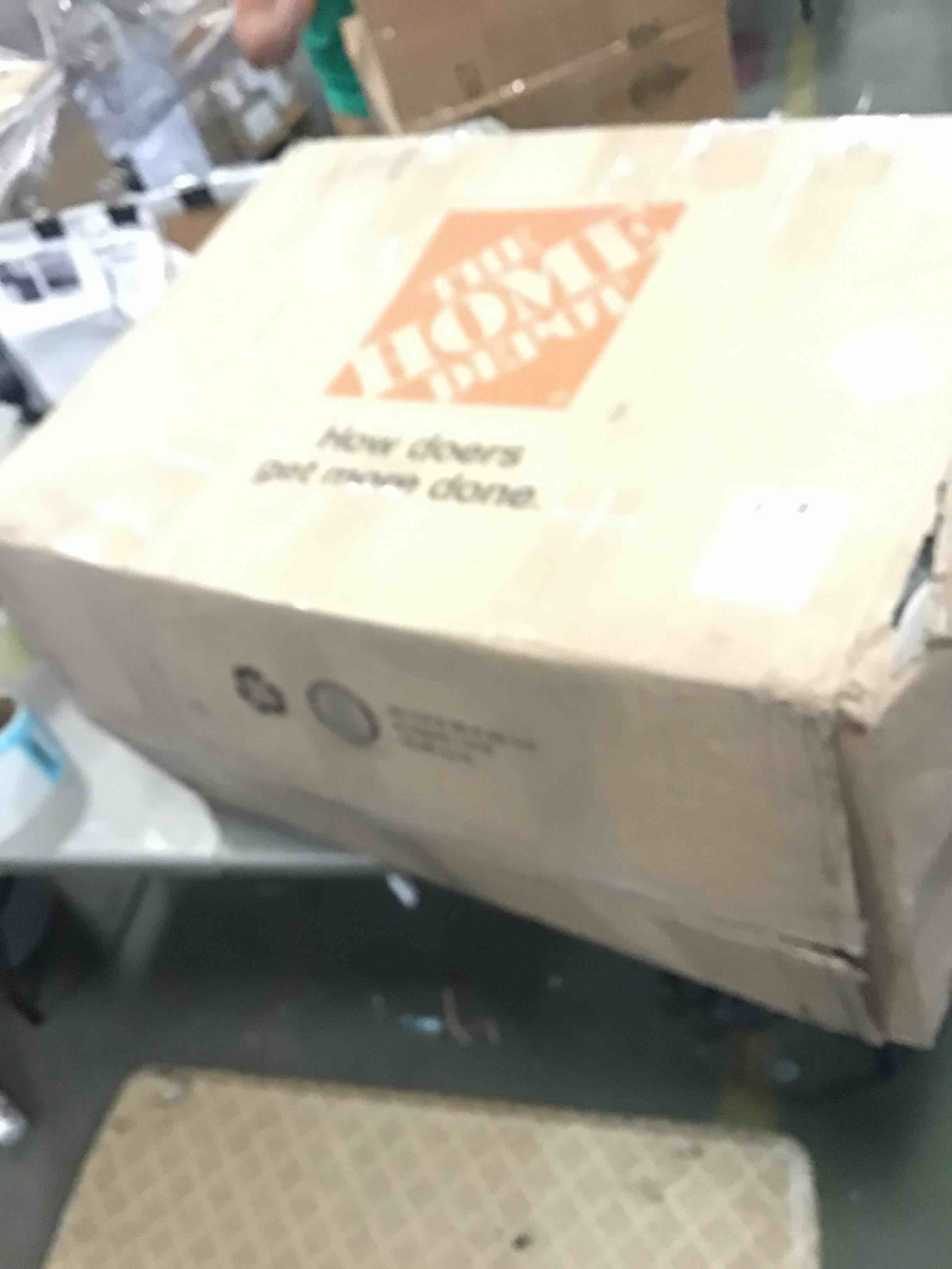 https://s3.amazonaws.com/lotting-images-prod/bidfta/BLU6015422_1709493838701.jpeg