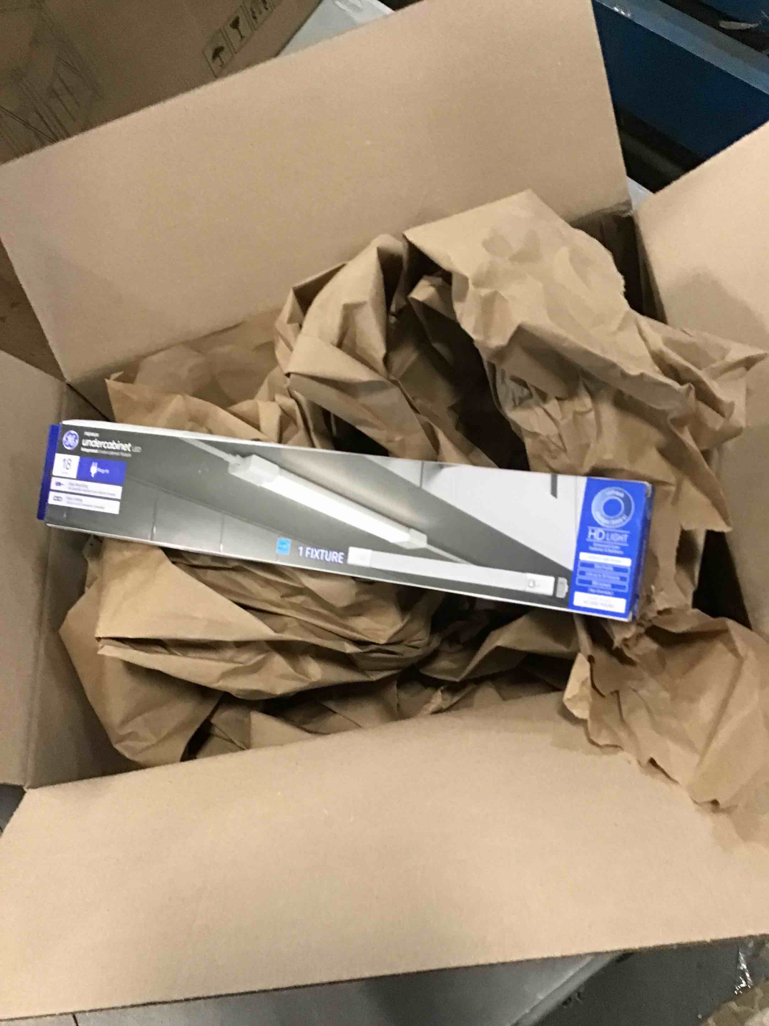https://s3.amazonaws.com/lotting-images-prod/bidfta/BLU6015429_1709494831893.jpeg