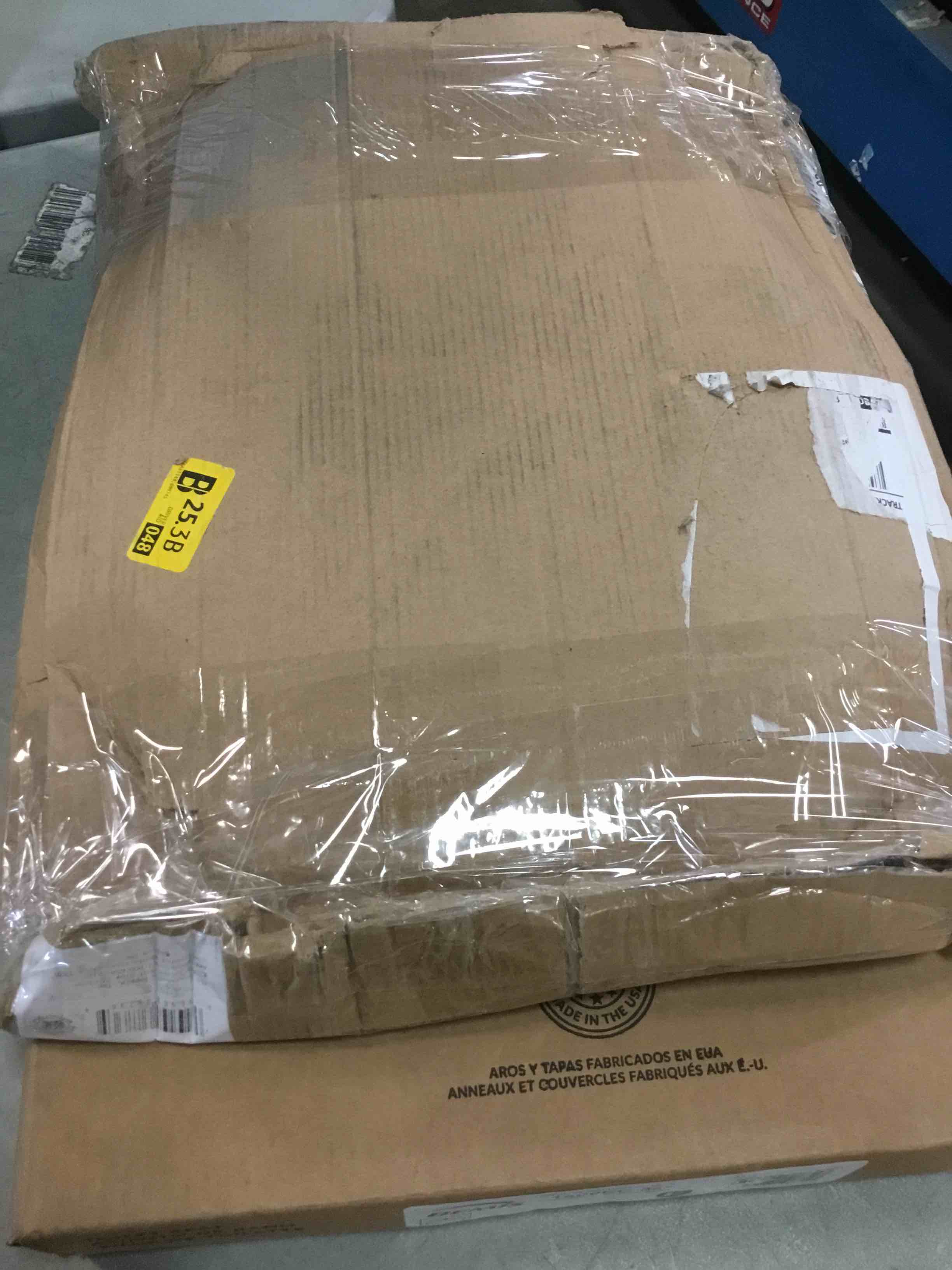 https://s3.amazonaws.com/lotting-images-prod/bidfta/BLU6015489_1708532700664.jpeg