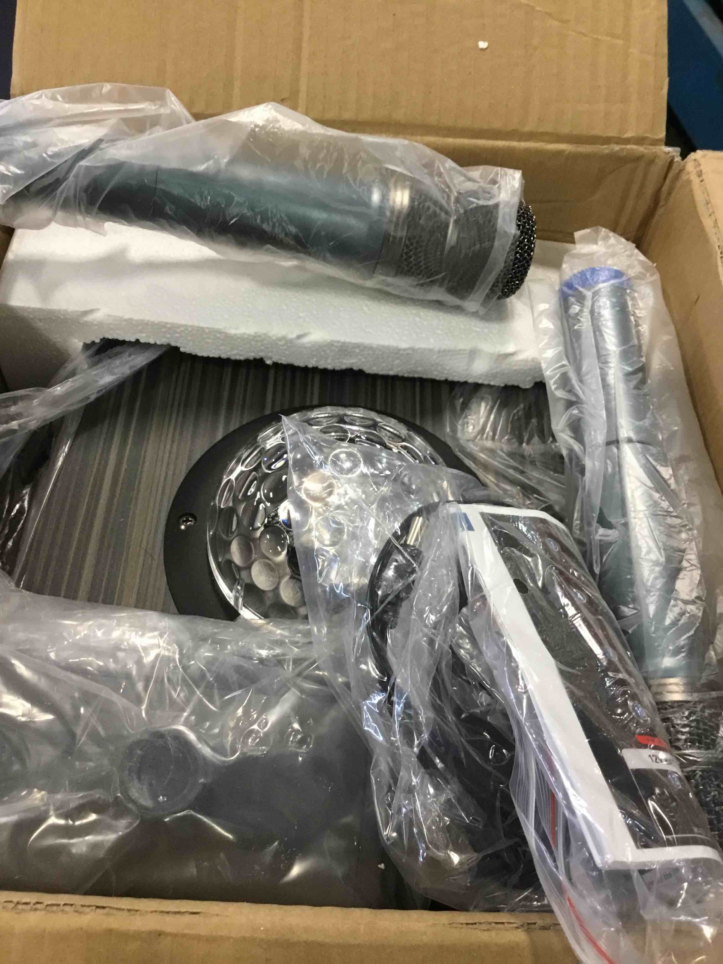 https://s3.amazonaws.com/lotting-images-prod/bidfta/BLU6015991_1708713728500.jpeg