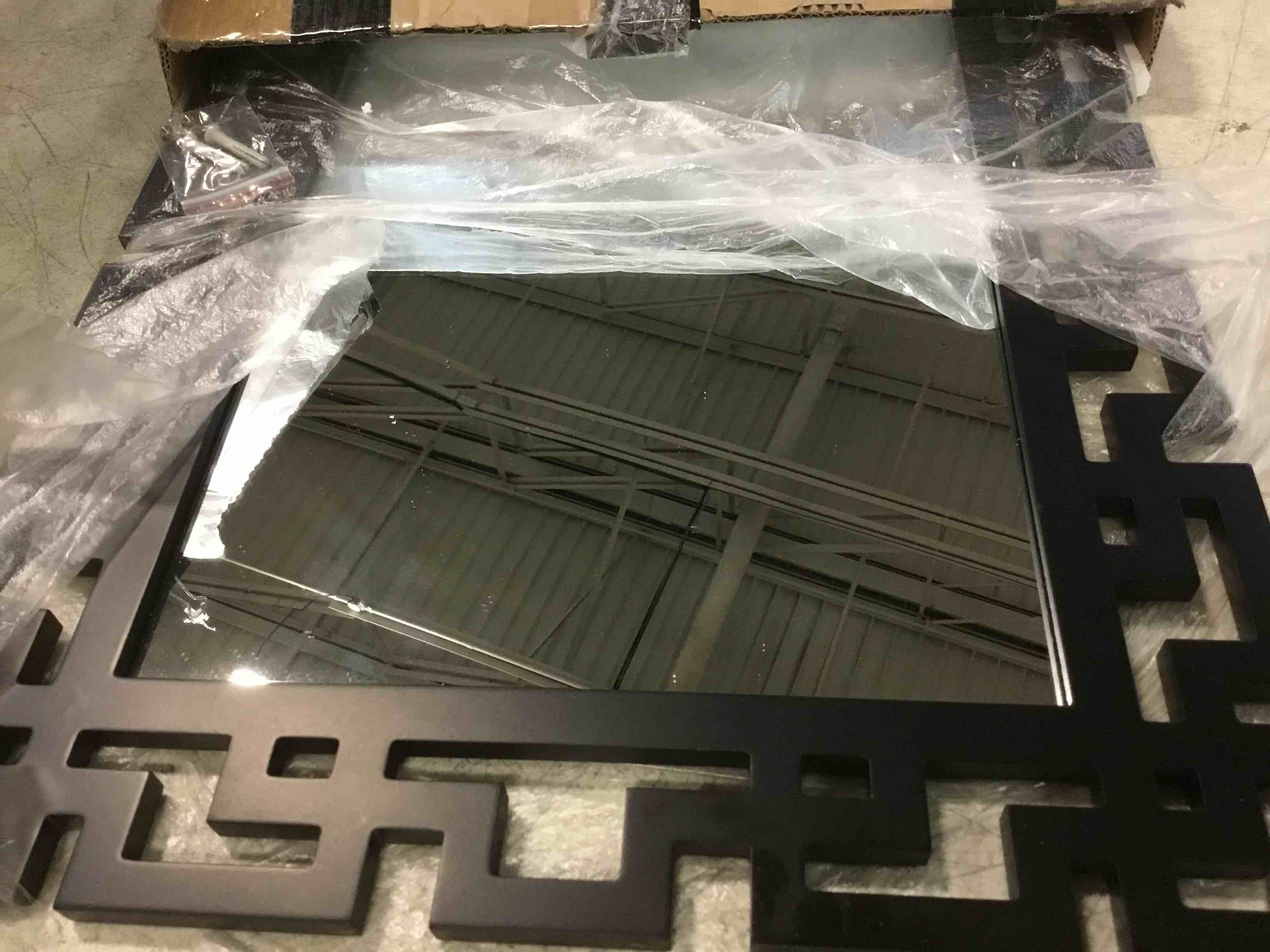 https://s3.amazonaws.com/lotting-images-prod/bidfta/BLU6016048_1708723093377.jpeg