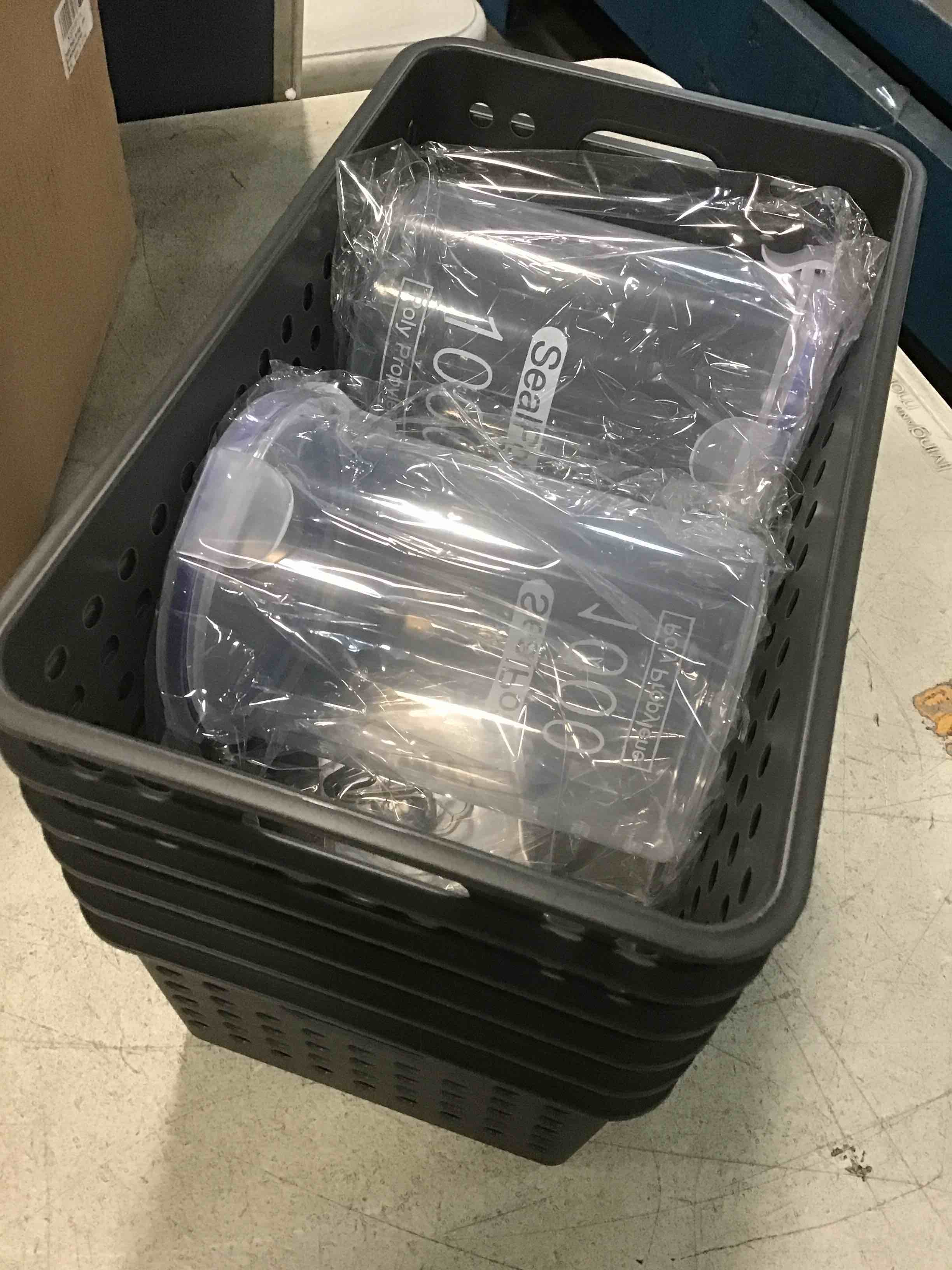 https://s3.amazonaws.com/lotting-images-prod/bidfta/BLU6016142_1708792240735.jpeg