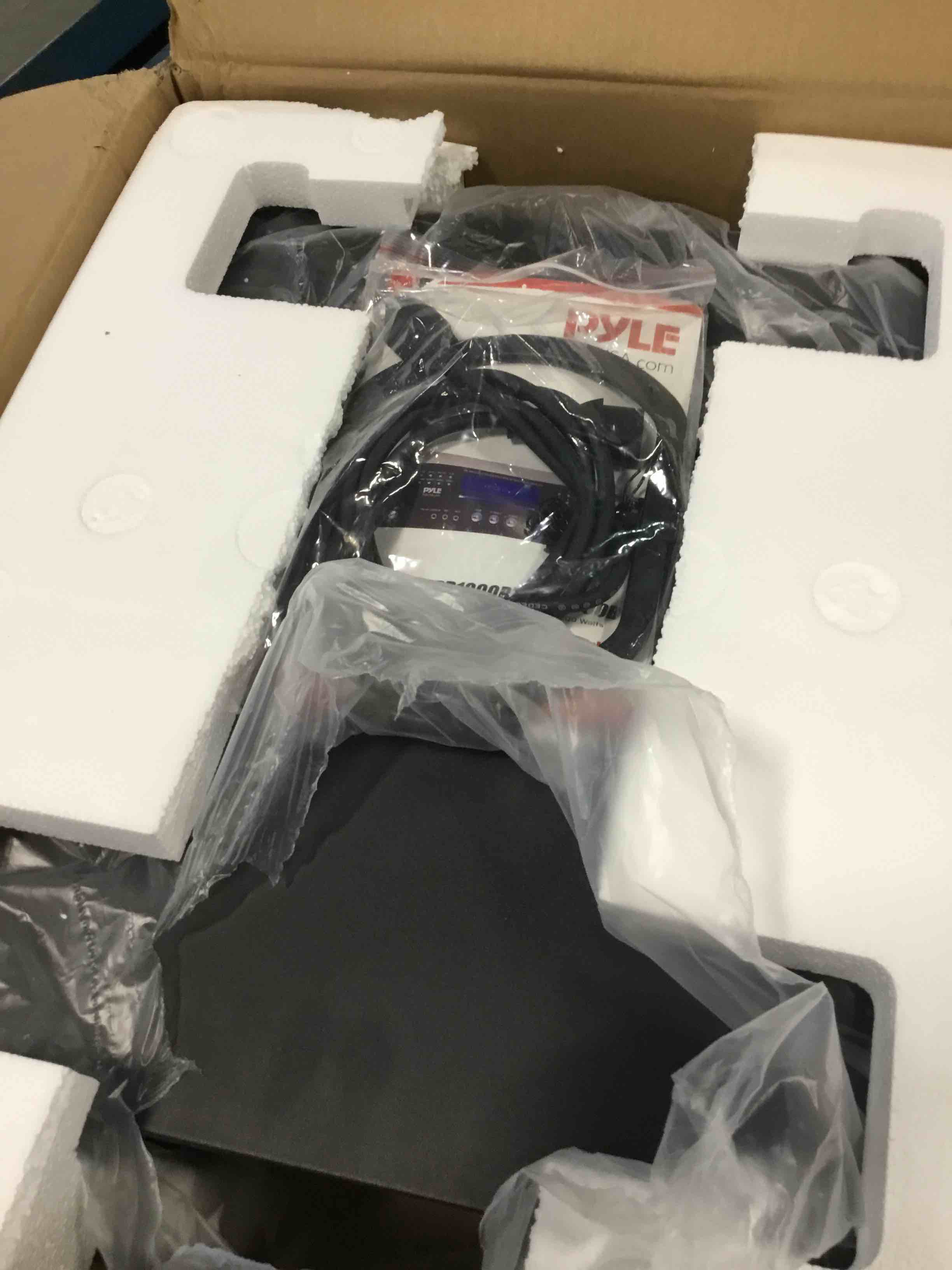 https://s3.amazonaws.com/lotting-images-prod/bidfta/BLU6016459_1708979362900.jpeg