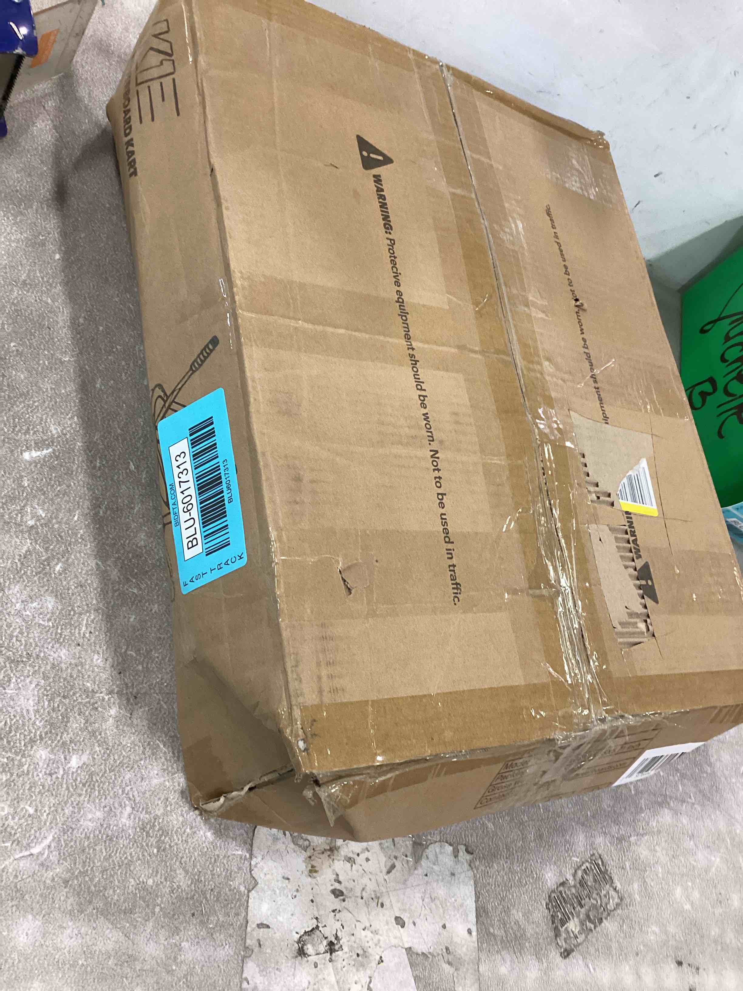 https://s3.amazonaws.com/lotting-images-prod/bidfta/BLU6017313_1708521443275.jpeg