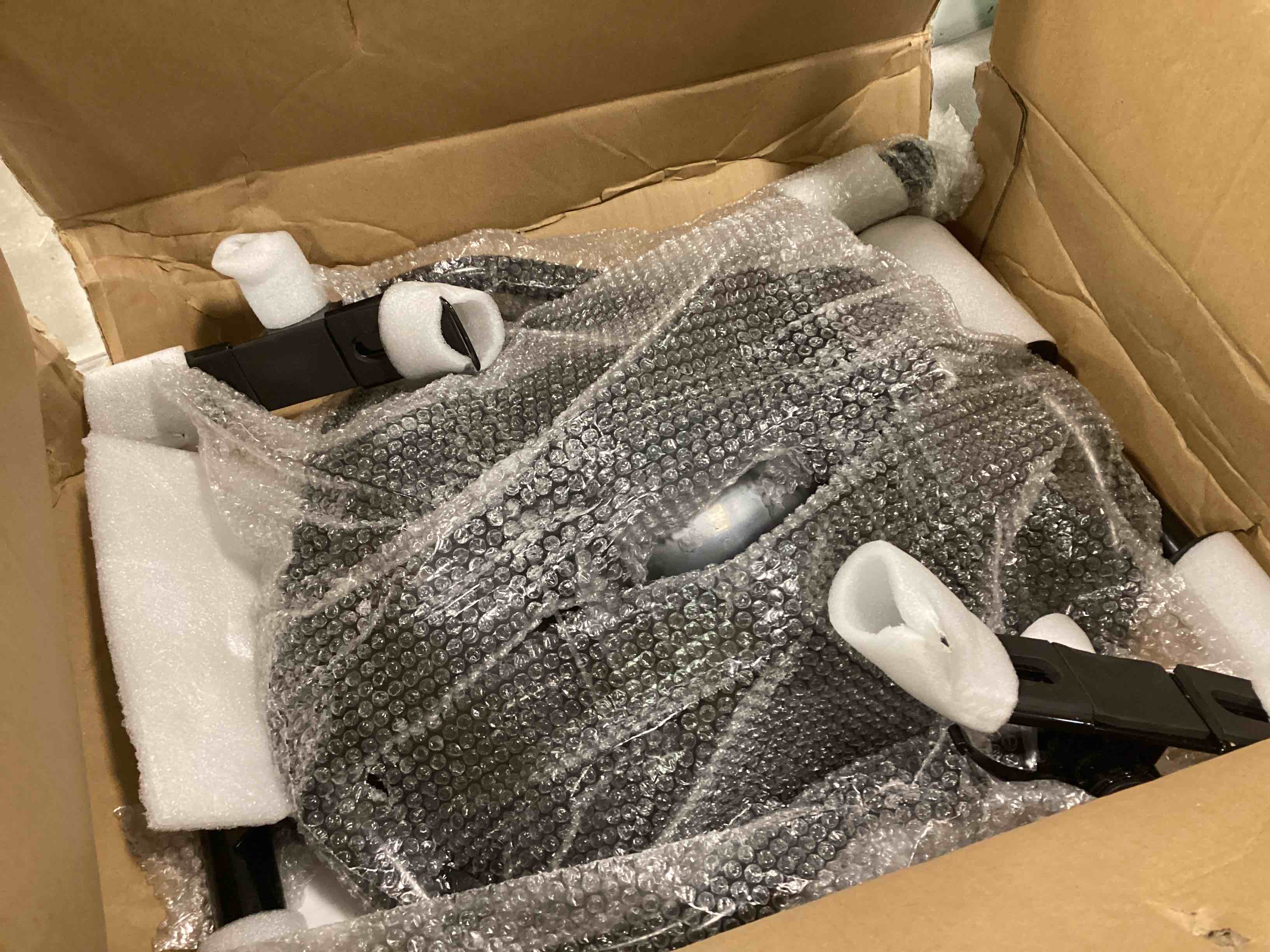 https://s3.amazonaws.com/lotting-images-prod/bidfta/BLU6017313_1708521489380.jpeg
