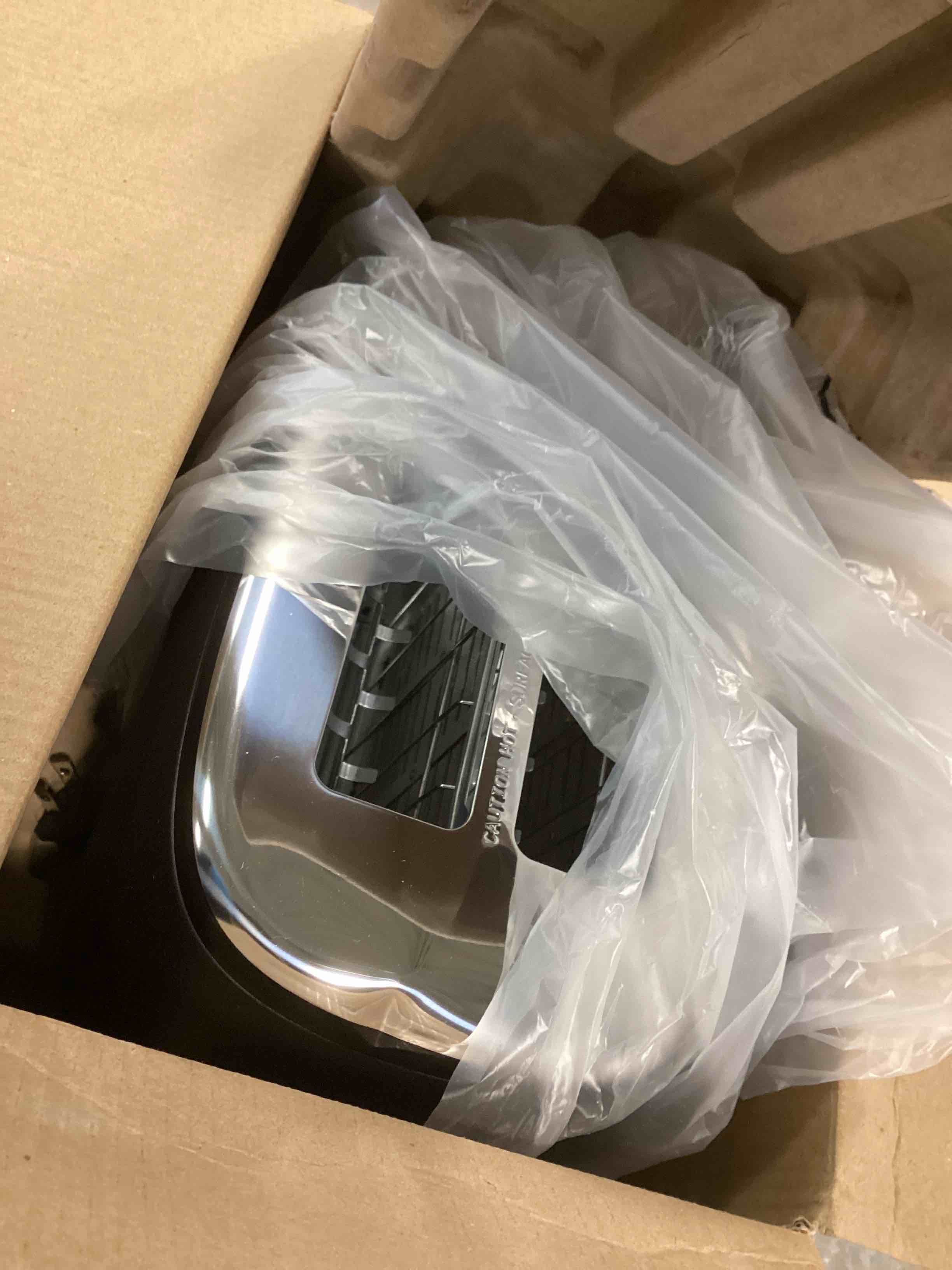 https://s3.amazonaws.com/lotting-images-prod/bidfta/BLU6017355_1708525865362.jpeg