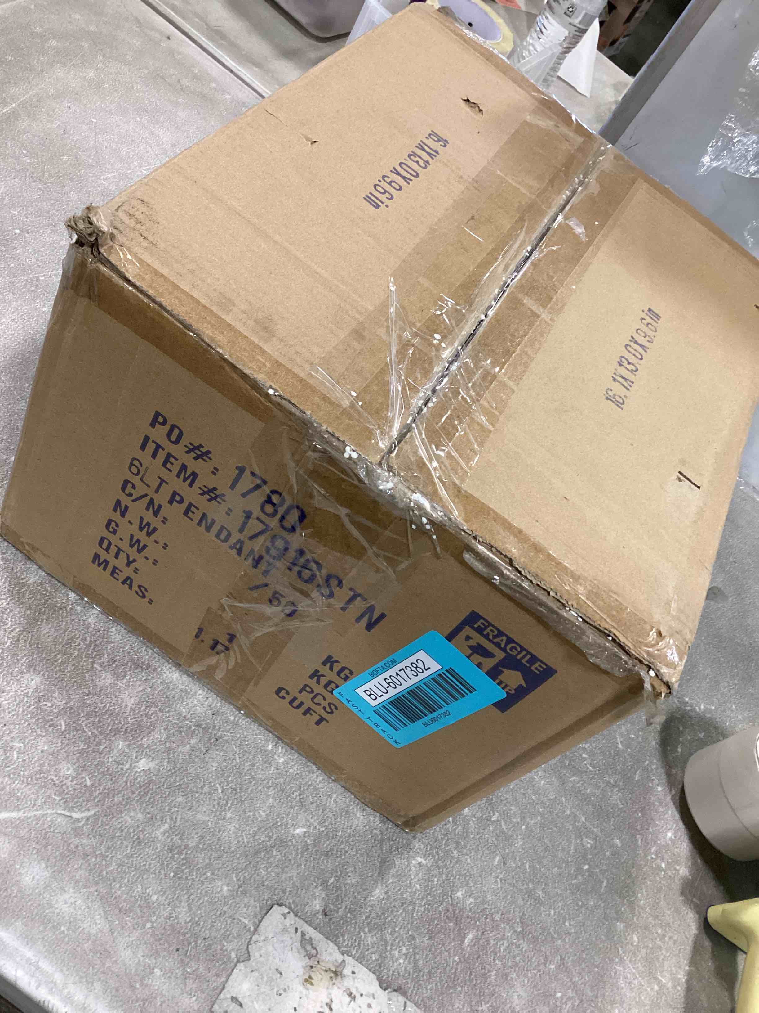 https://s3.amazonaws.com/lotting-images-prod/bidfta/BLU6017382_1708530691331.jpeg