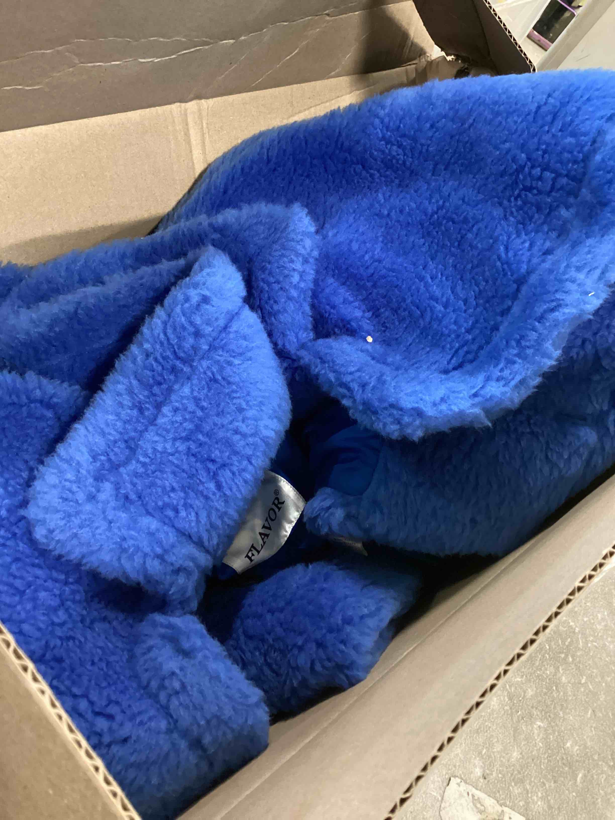 https://s3.amazonaws.com/lotting-images-prod/bidfta/BLU6017413_1708533509196.jpeg