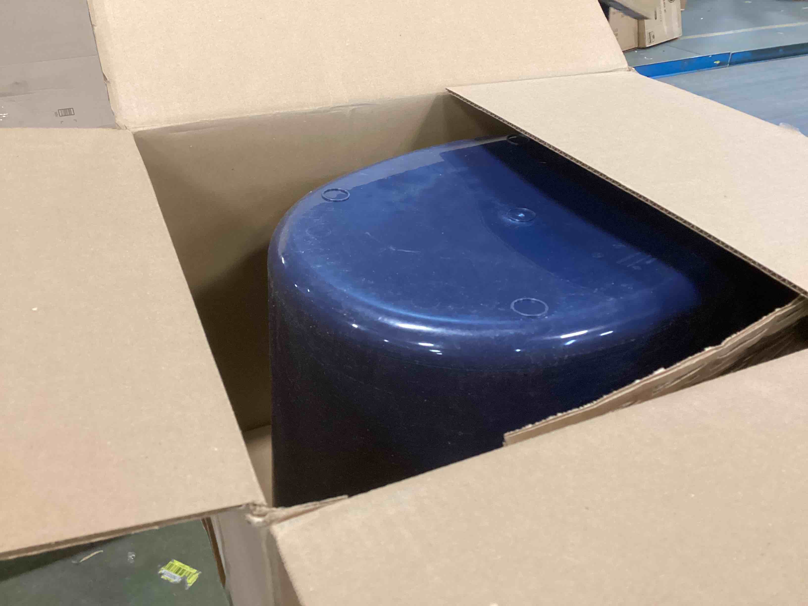 https://s3.amazonaws.com/lotting-images-prod/bidfta/BLU6017605_1708701612882.jpeg