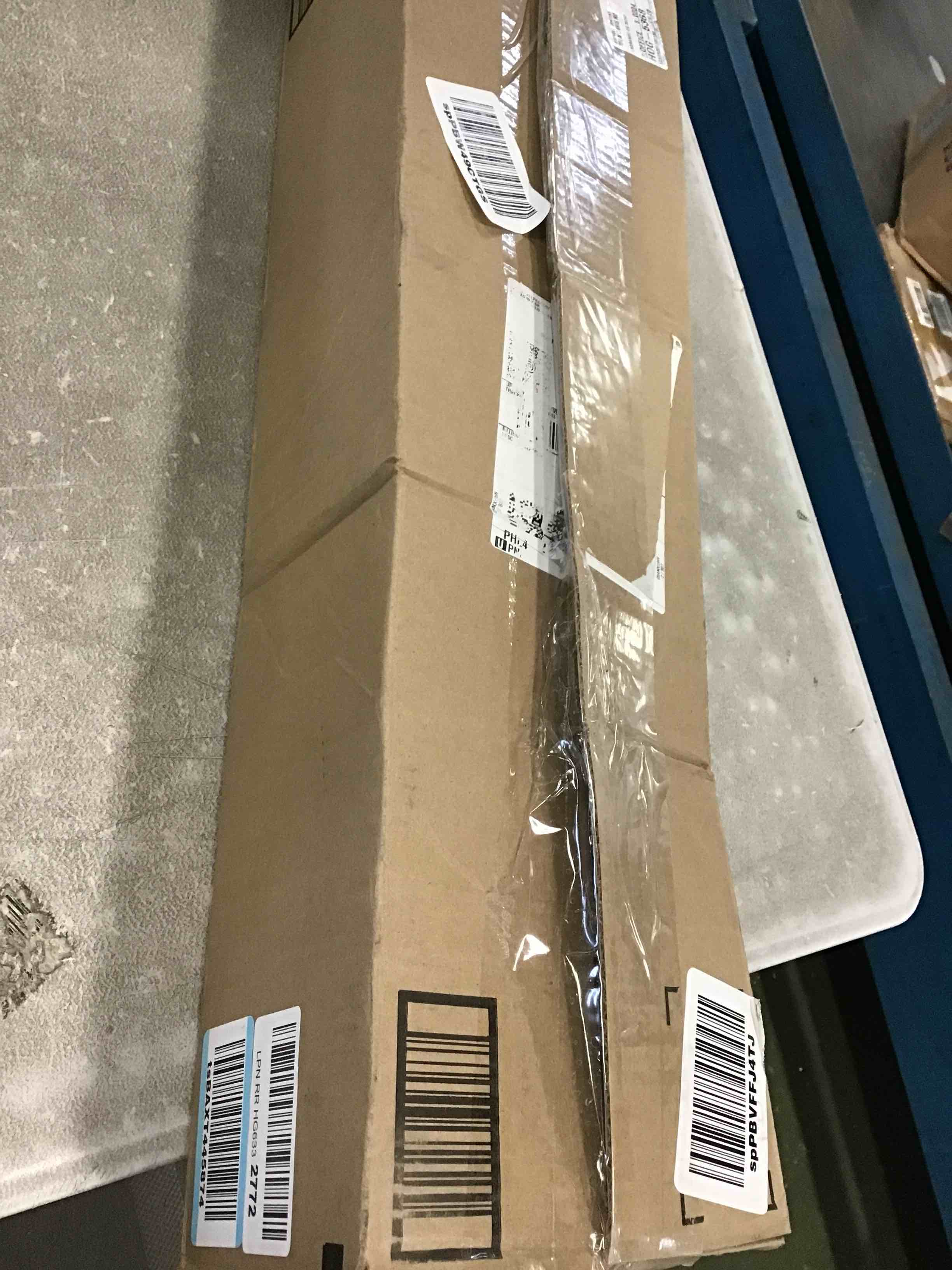 https://s3.amazonaws.com/lotting-images-prod/bidfta/BLU6018092_1708885193358.jpeg
