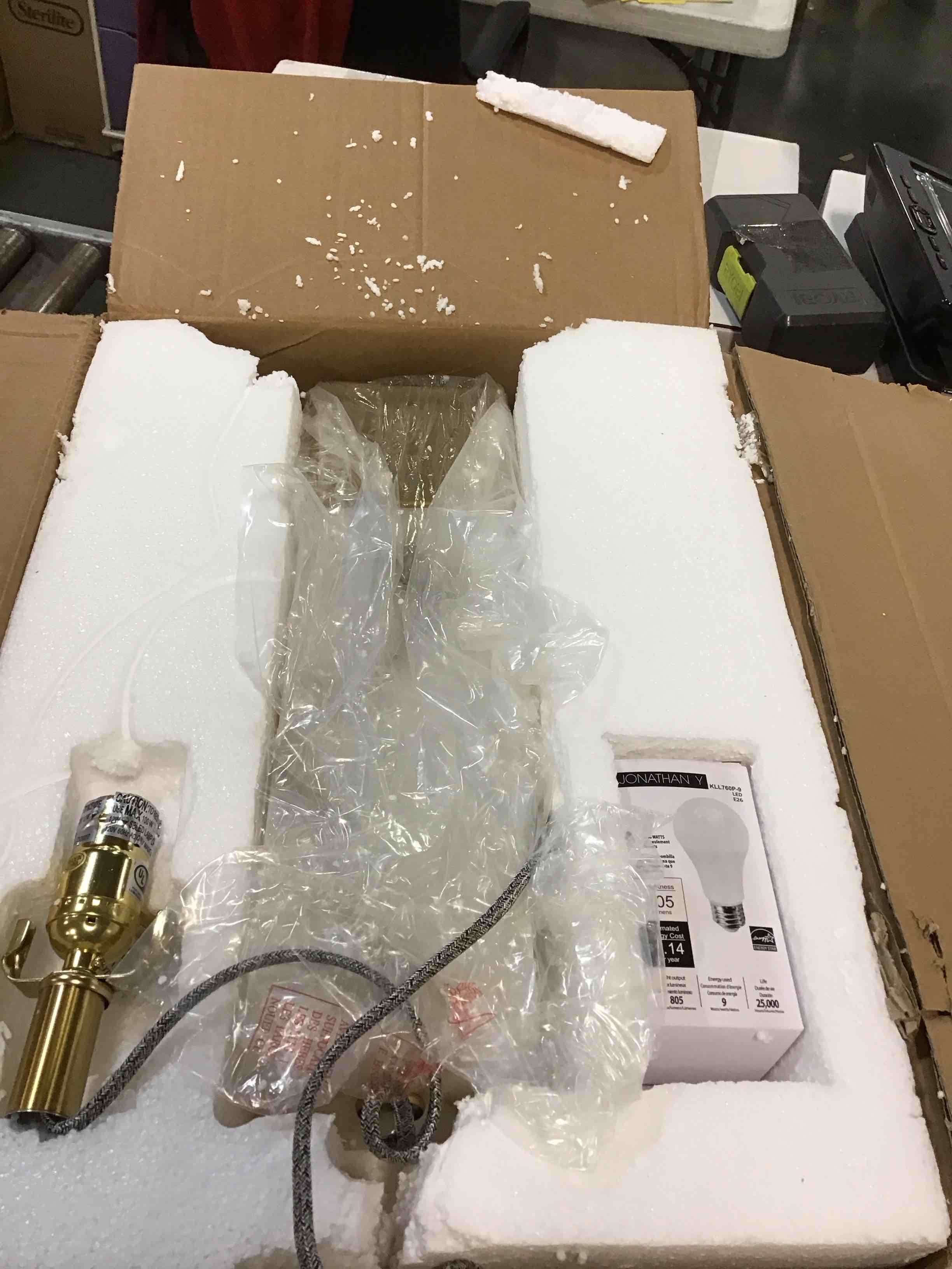 https://s3.amazonaws.com/lotting-images-prod/bidfta/BLU6018681_1709044777597.jpeg