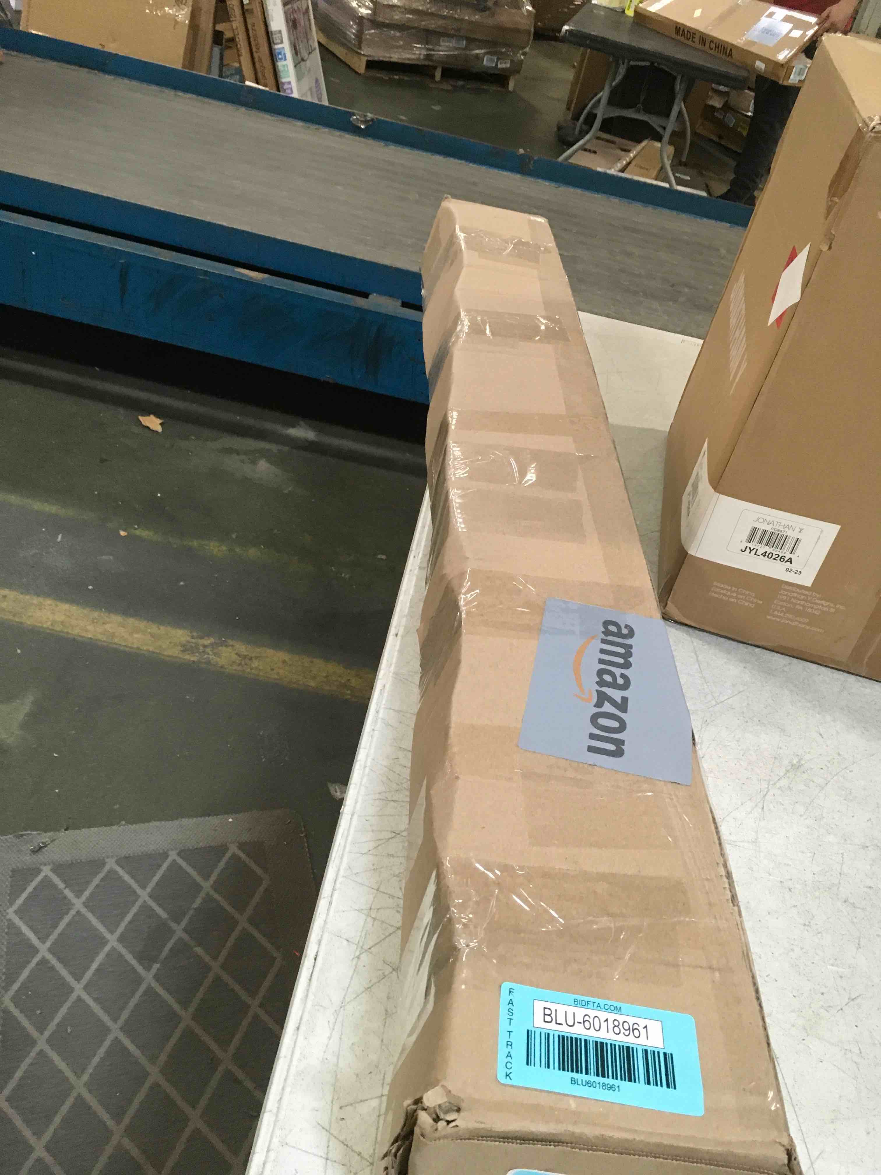 https://s3.amazonaws.com/lotting-images-prod/bidfta/BLU6018961_1709149266585.jpeg