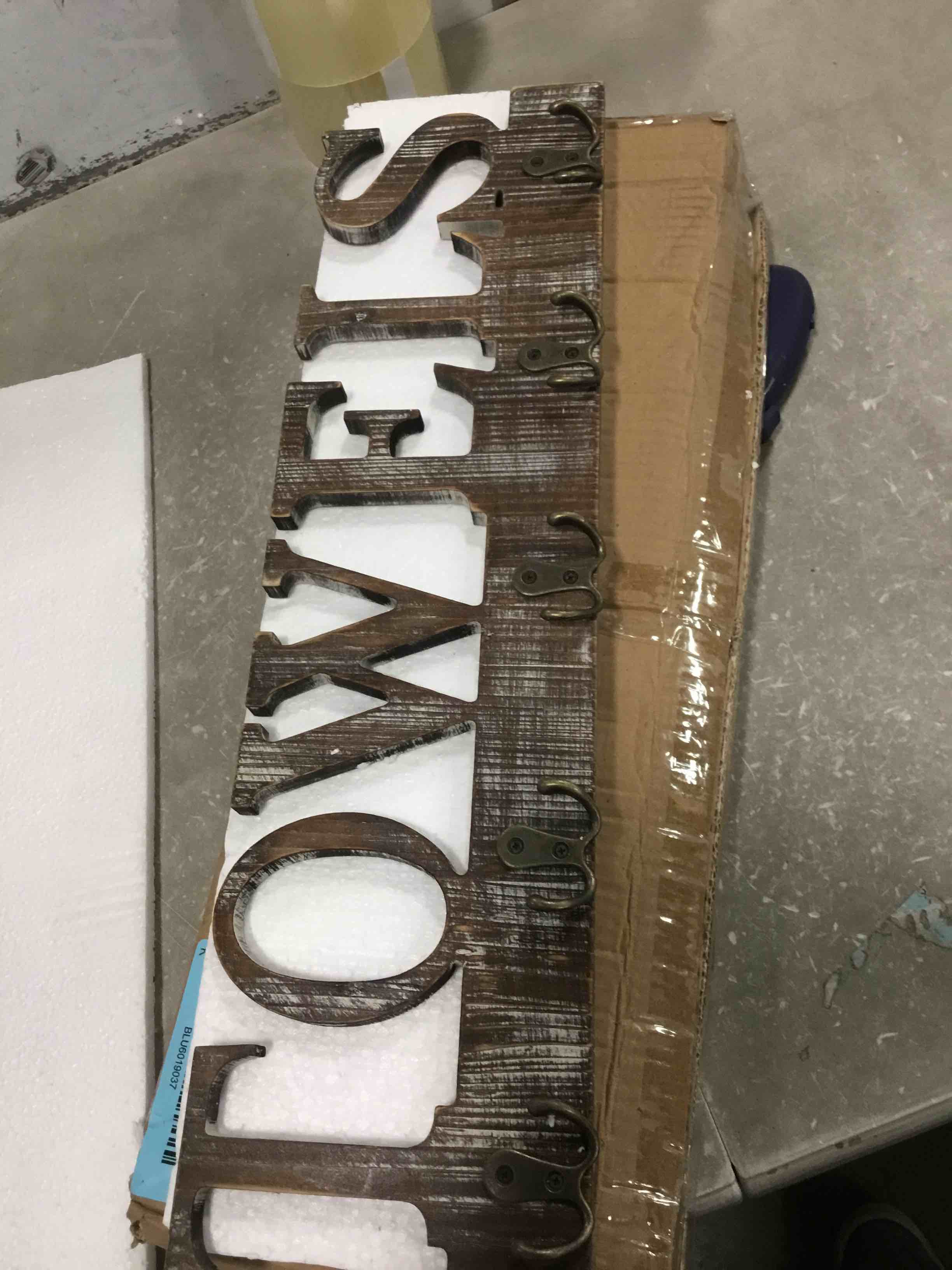 https://s3.amazonaws.com/lotting-images-prod/bidfta/BLU6019037_1709217248517.jpeg