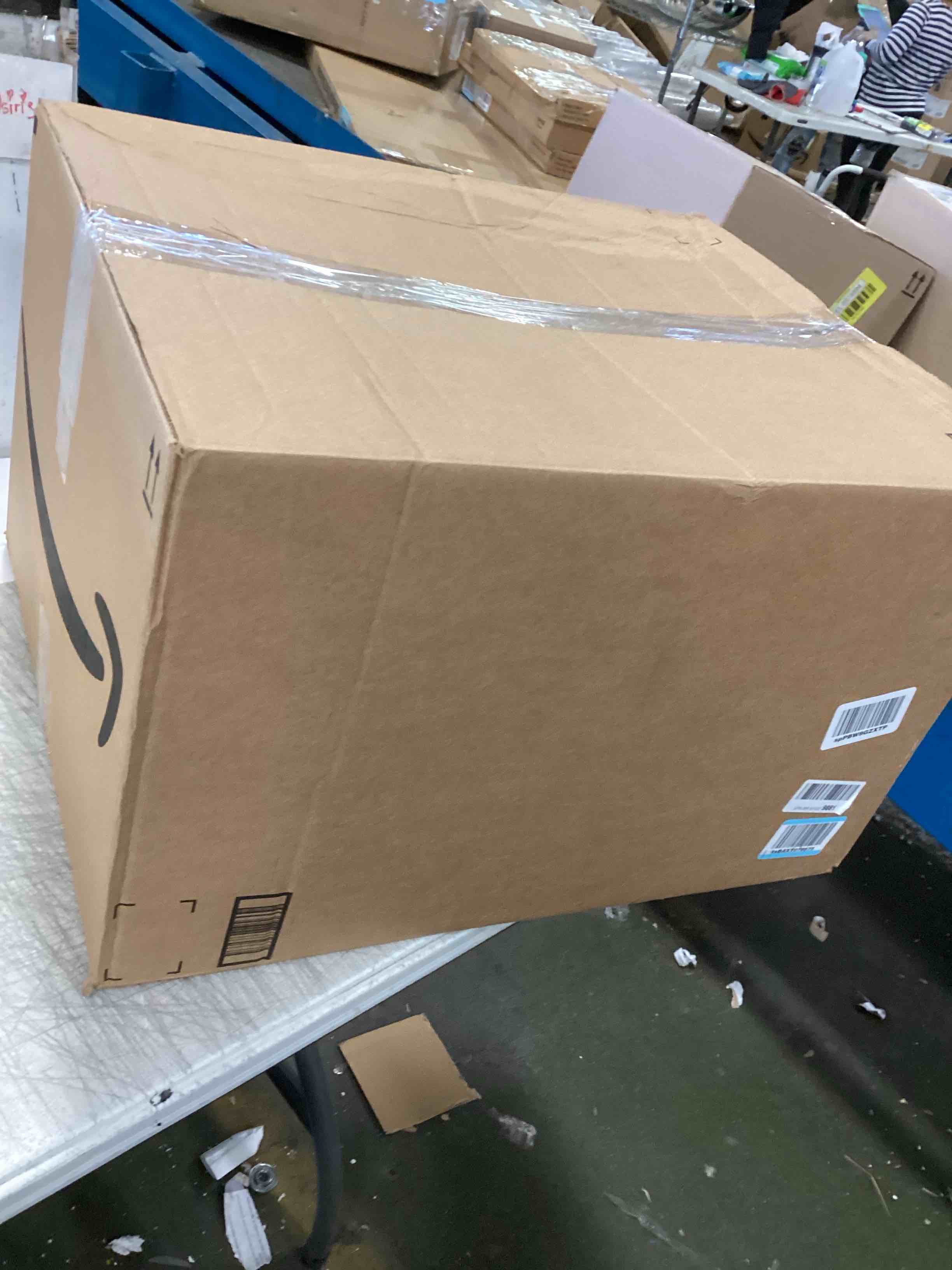 https://s3.amazonaws.com/lotting-images-prod/bidfta/BLU6019570_1709586832520.jpeg