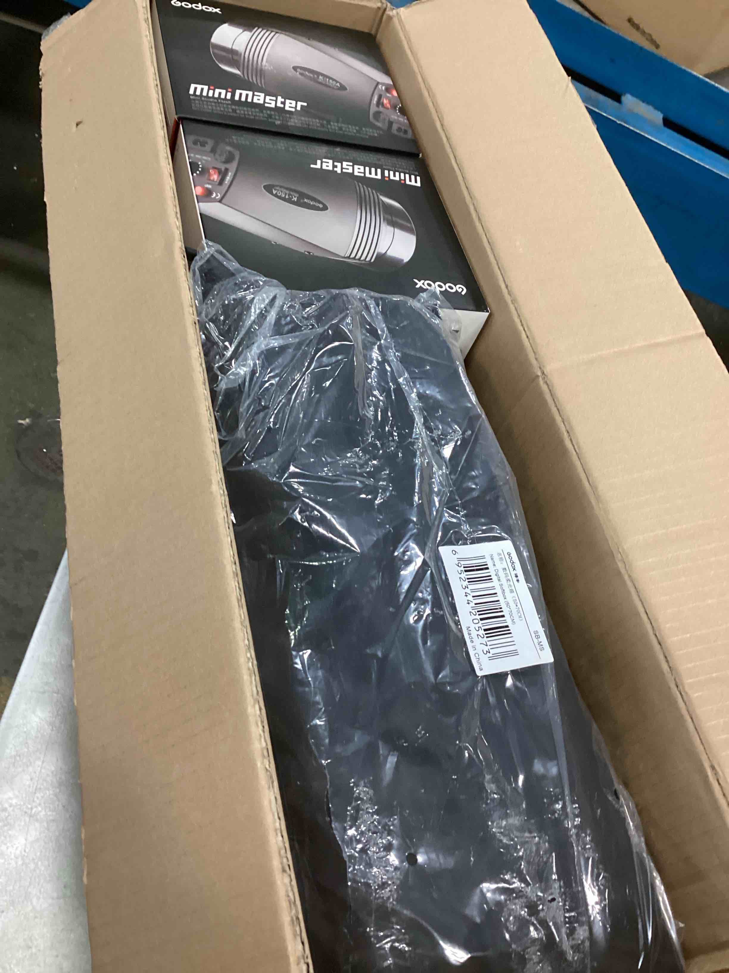 https://s3.amazonaws.com/lotting-images-prod/bidfta/BLU6019594_1709642330386.jpeg