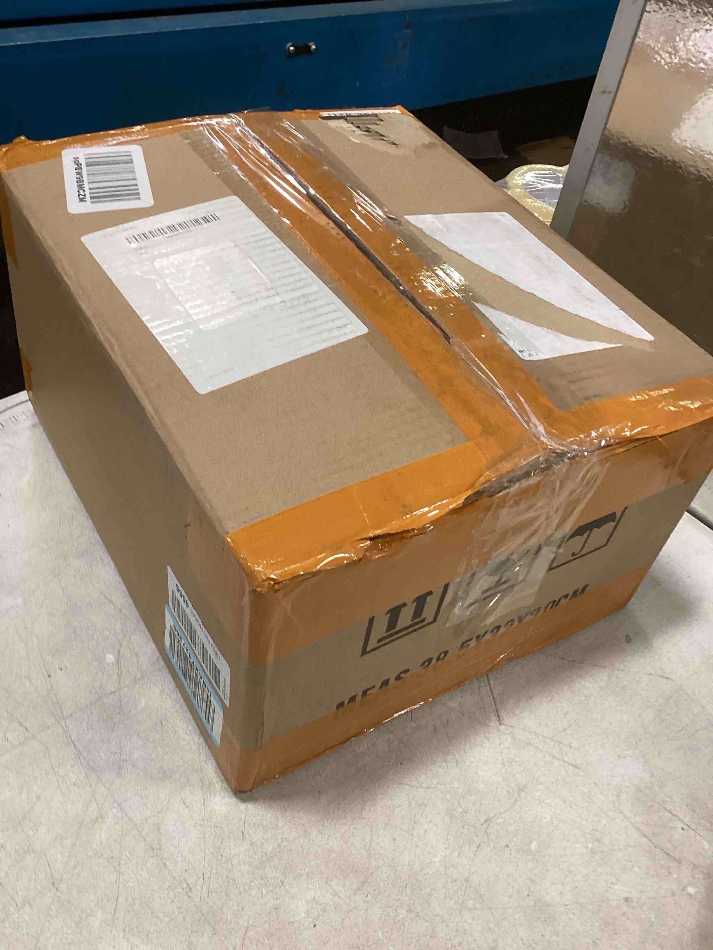 https://s3.amazonaws.com/lotting-images-prod/bidfta/BLU6019780_1709663025878.jpeg