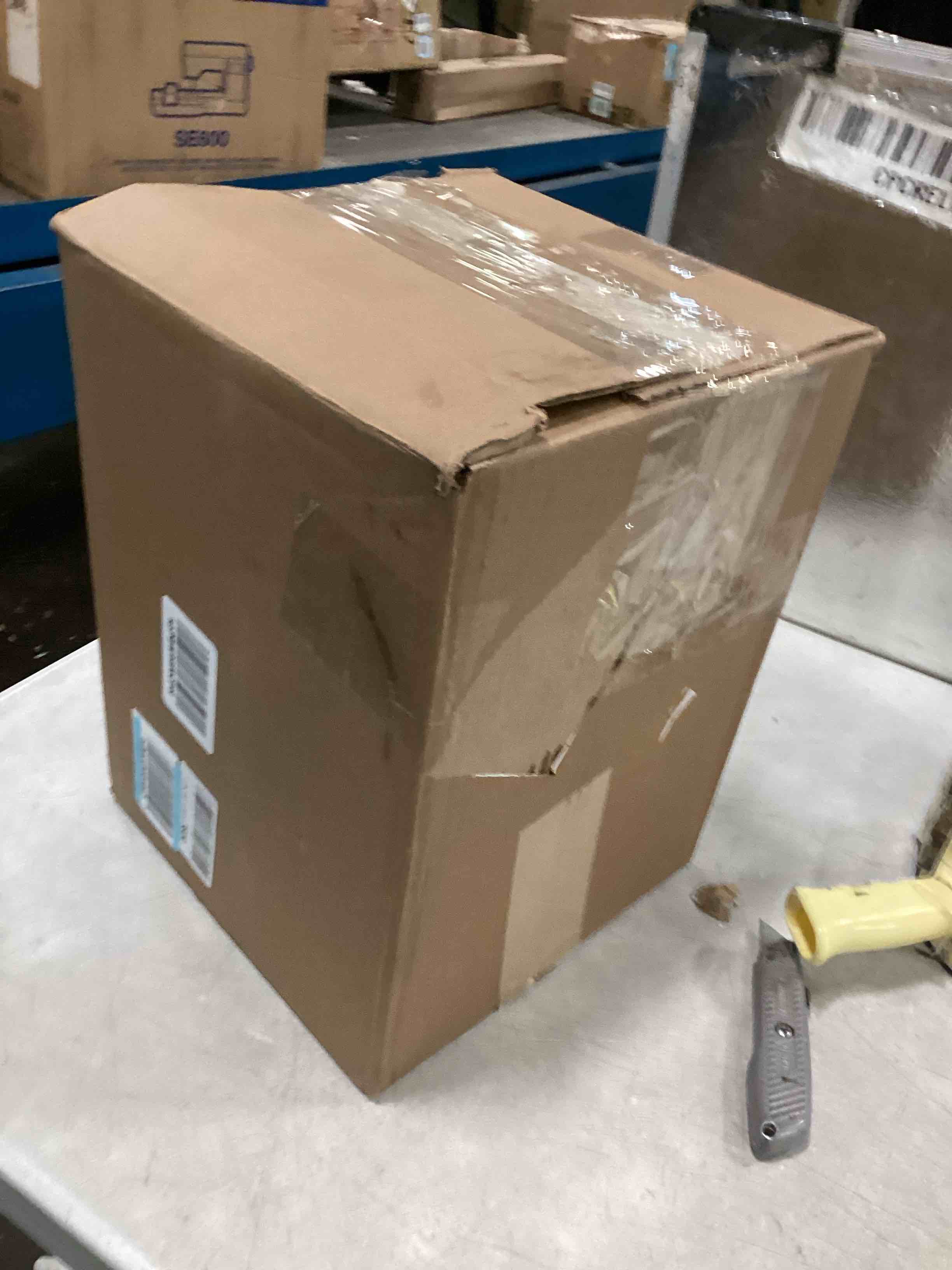 https://s3.amazonaws.com/lotting-images-prod/bidfta/BLU6019790_1709663892524.jpeg