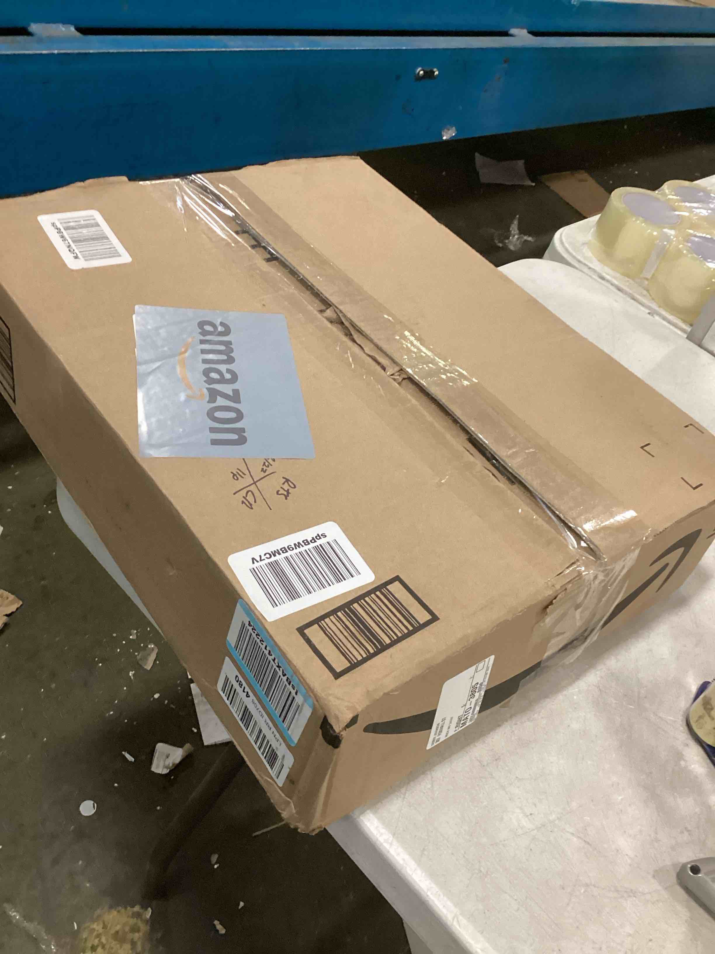 https://s3.amazonaws.com/lotting-images-prod/bidfta/BLU6019794_1709664492345.jpeg