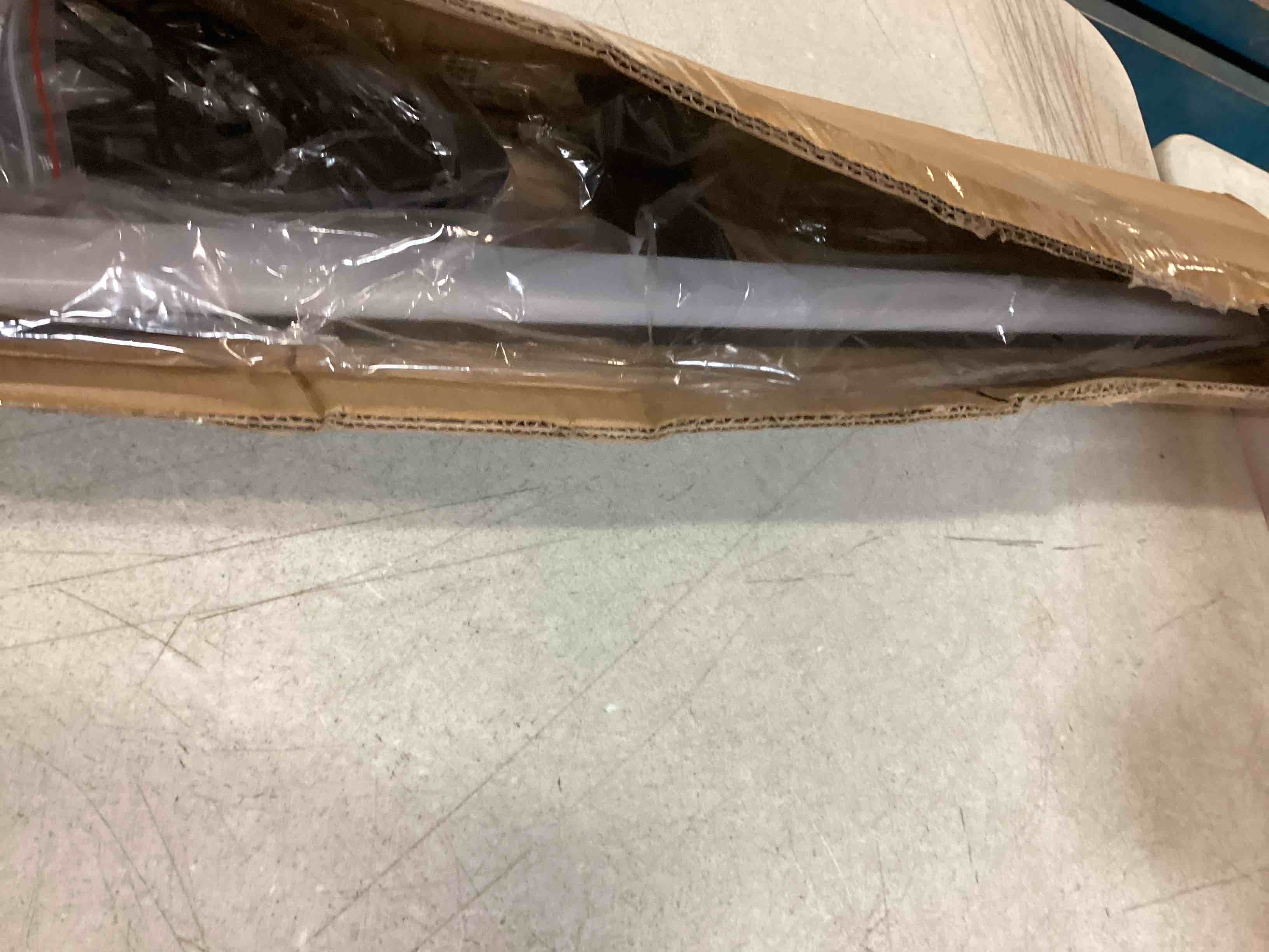https://s3.amazonaws.com/lotting-images-prod/bidfta/BLU6019894_1709727346587.jpeg