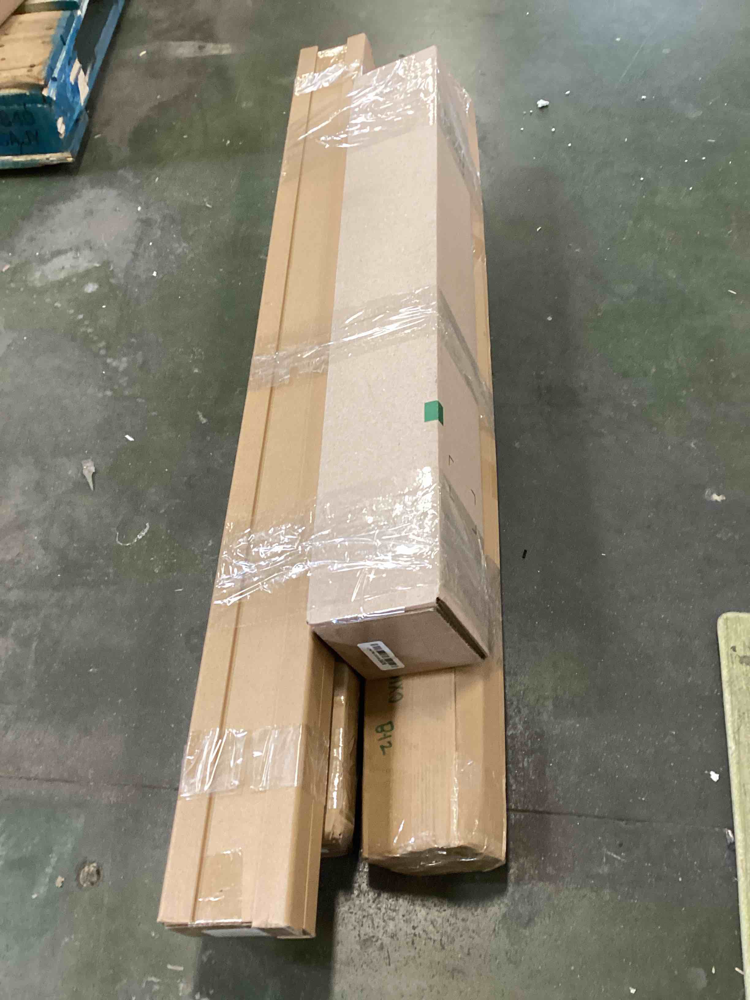 https://s3.amazonaws.com/lotting-images-prod/bidfta/BLU6023270_1711391262527.jpeg
