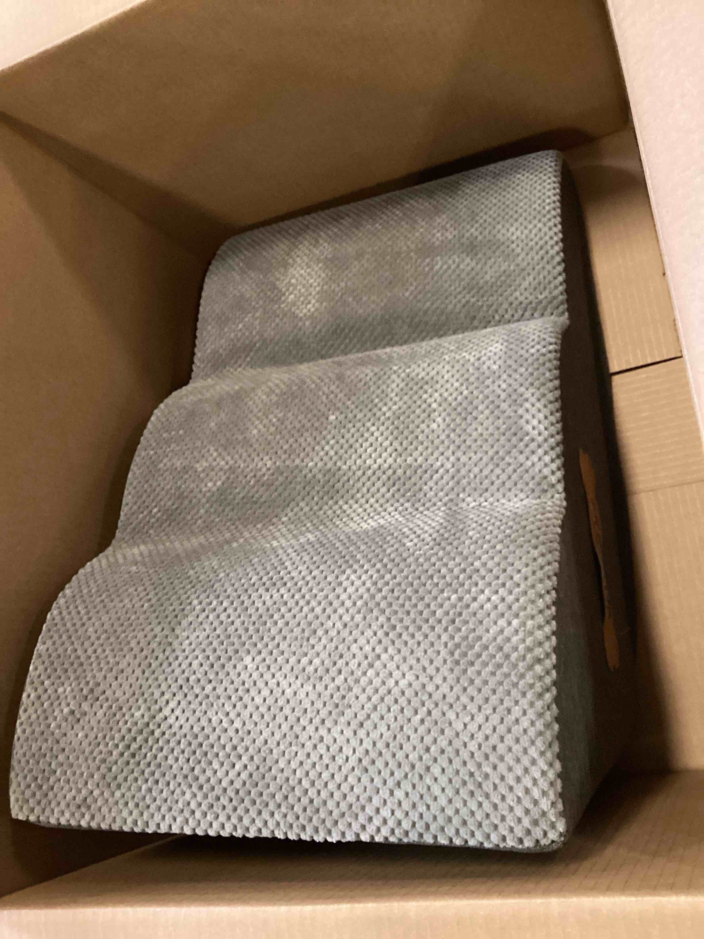 https://s3.amazonaws.com/lotting-images-prod/bidfta/BLU6023278_1711392750610.jpeg