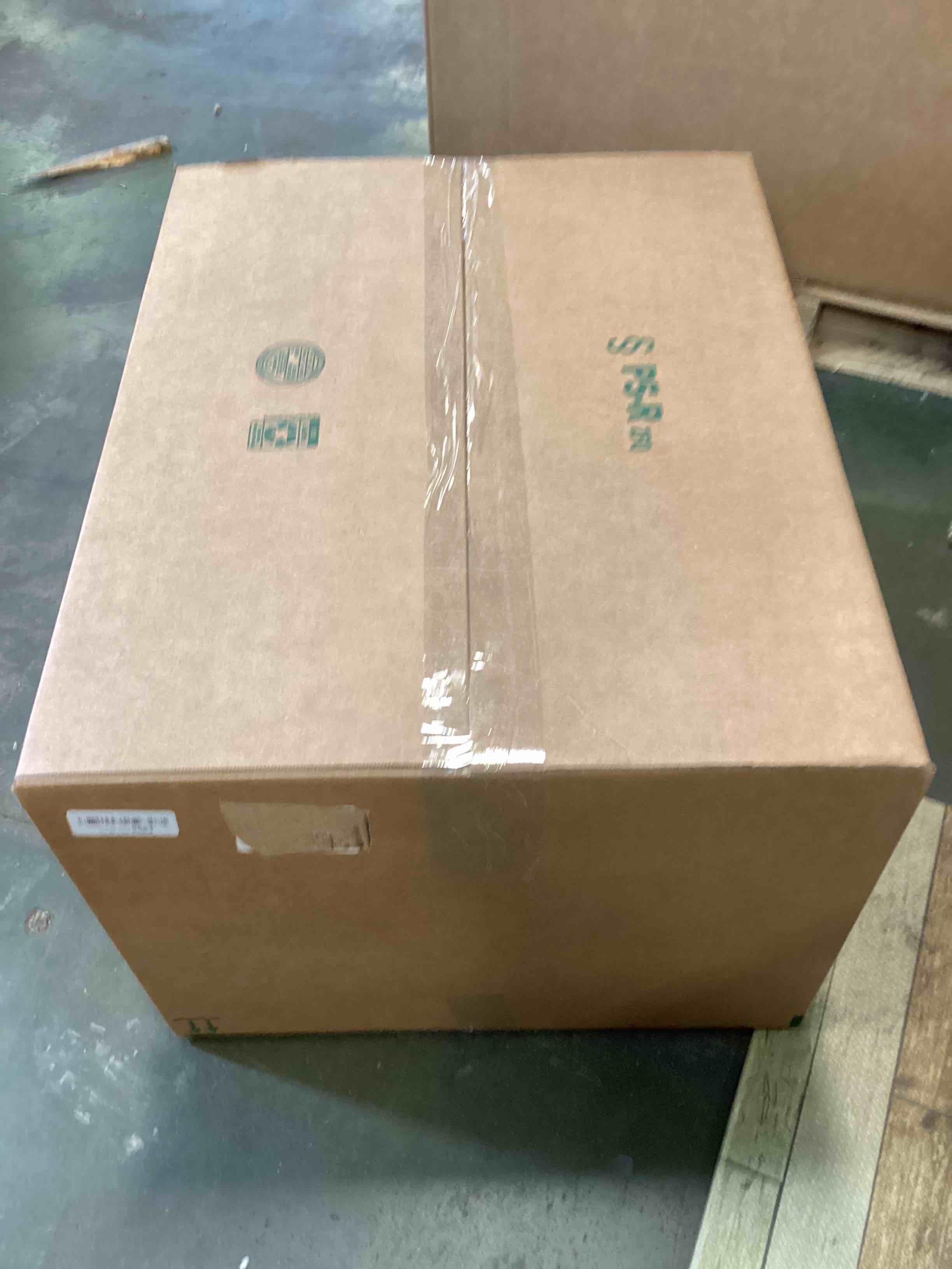 https://s3.amazonaws.com/lotting-images-prod/bidfta/BLU6023278_1711392792277.jpeg