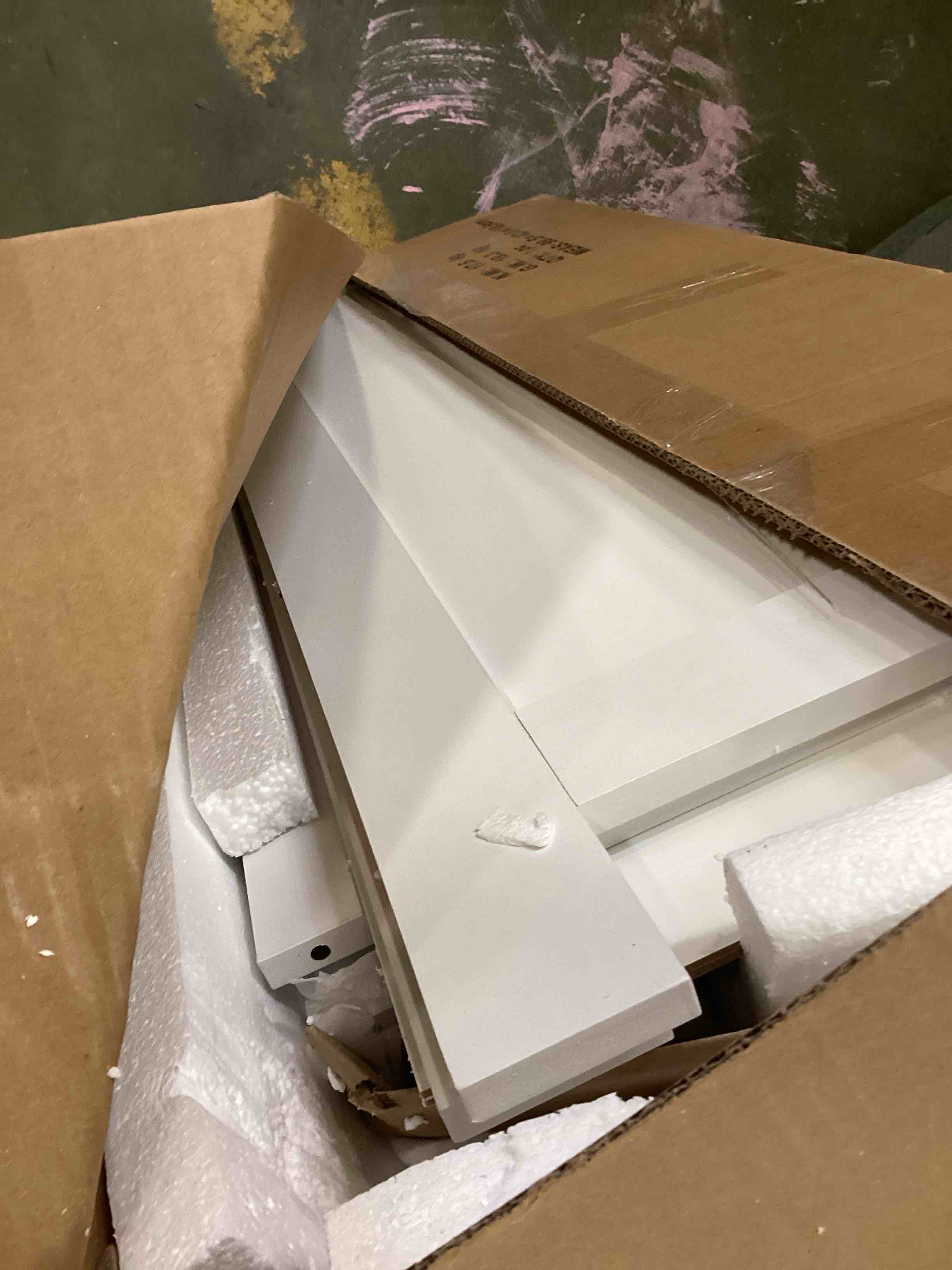 https://s3.amazonaws.com/lotting-images-prod/bidfta/BLU6023579_1712411231432.jpeg